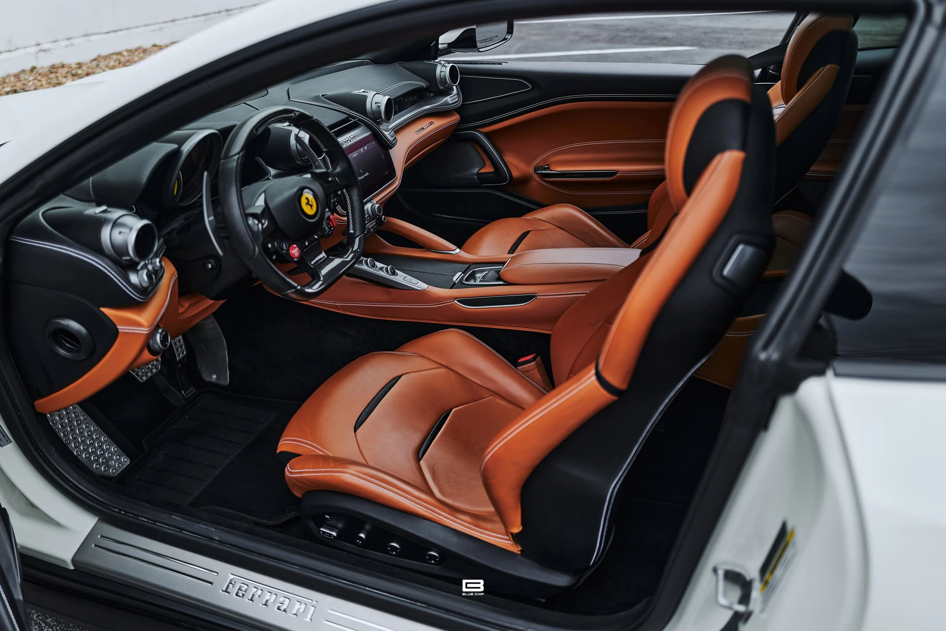 mph069_3316836637_69e2a49a8ccc43438fe62880_L1220603_5069b79fa6