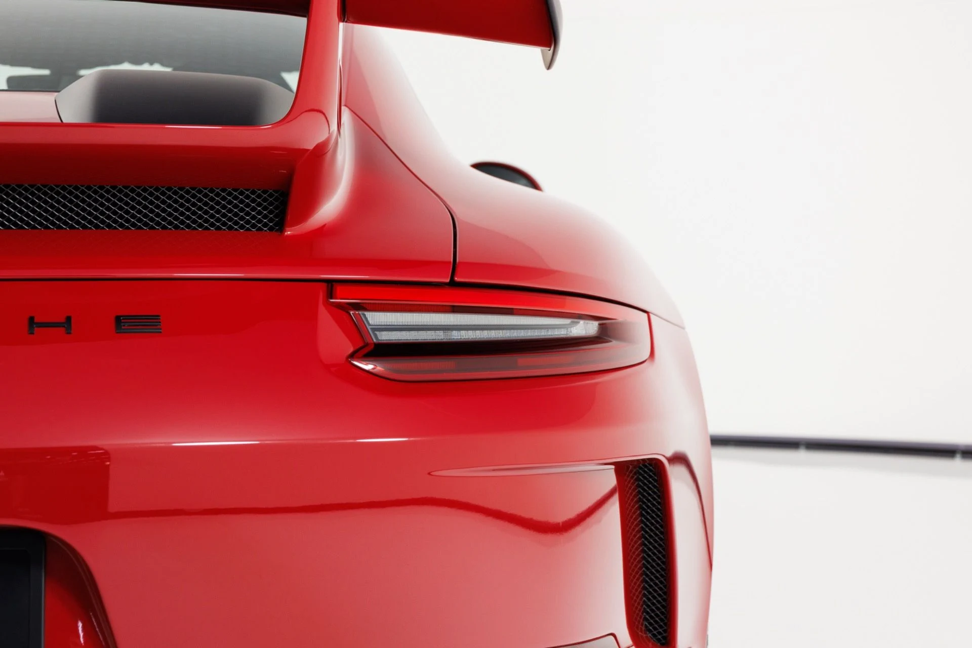 mph069_3383382333_Used_2018_Porsche_911_GT_3_1781113331_a08affb45c