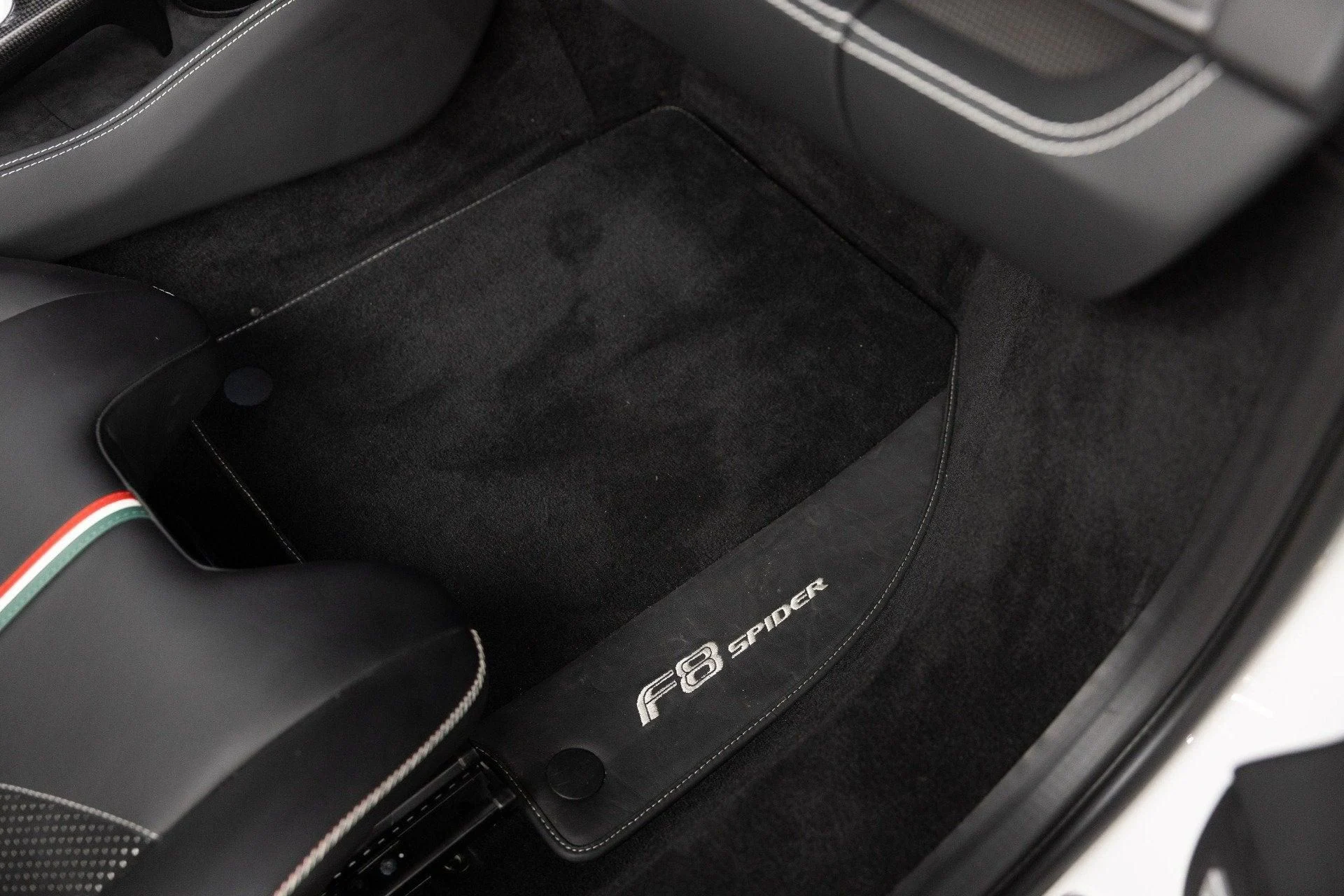 mph069_3490631007_Used_2022_Ferrari_F8_Spider_1789652726_f8269d29ad