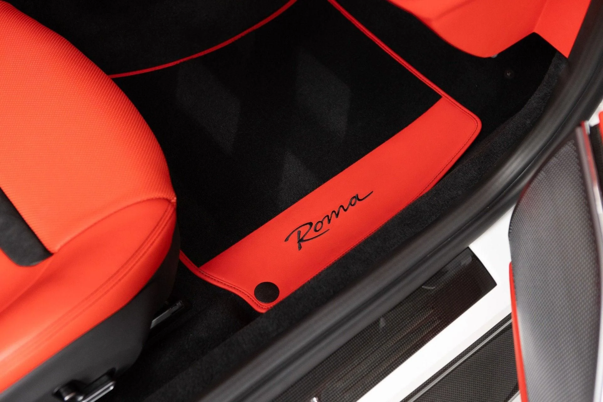 mph069_3567177099_Used_2024_Ferrari_Roma_1777368655_c010a52f7d