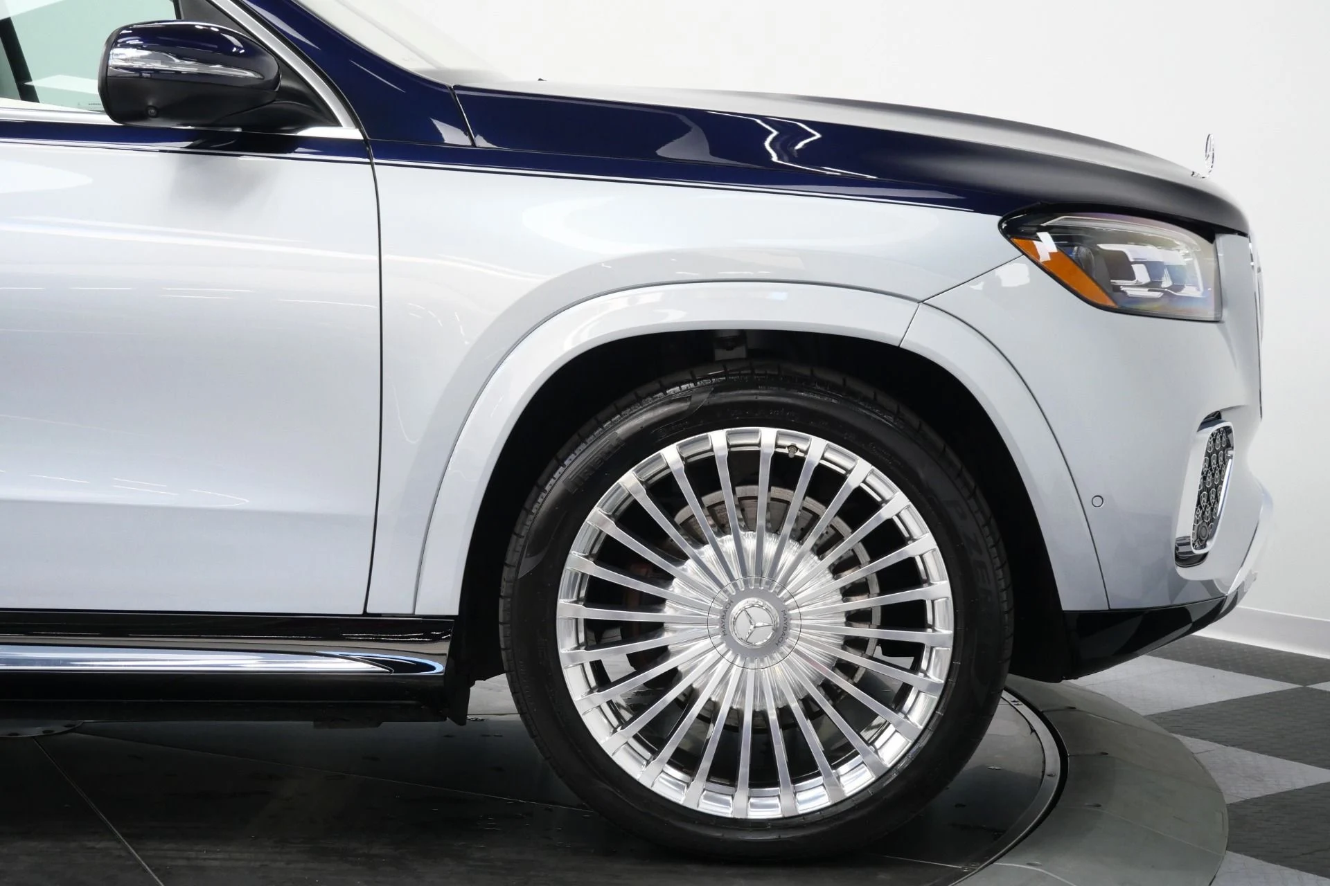 mph069_3596702454_Used_2024_Mercedes_Benz_Maybach_GLS_600_4_MATIC_Factory_Two_Tone_paint_Polished_Wheels_Loaded_1774374618_26de2a13f6