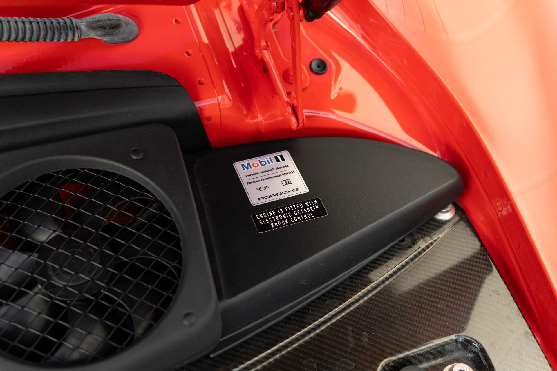 mph069_3726192978_Used_2016_Porsche_911_GT_3_RS_1766773556_3b9a909ef5