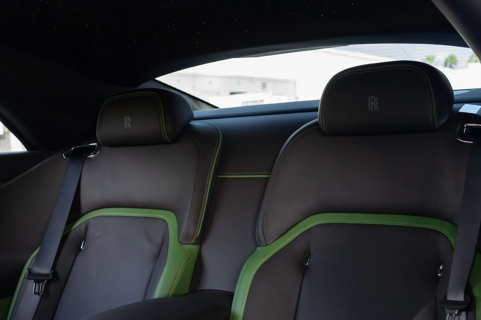 mph069_374338002_Used_2024_Rolls_Royce_Spectre_1775023108_f30231b76f