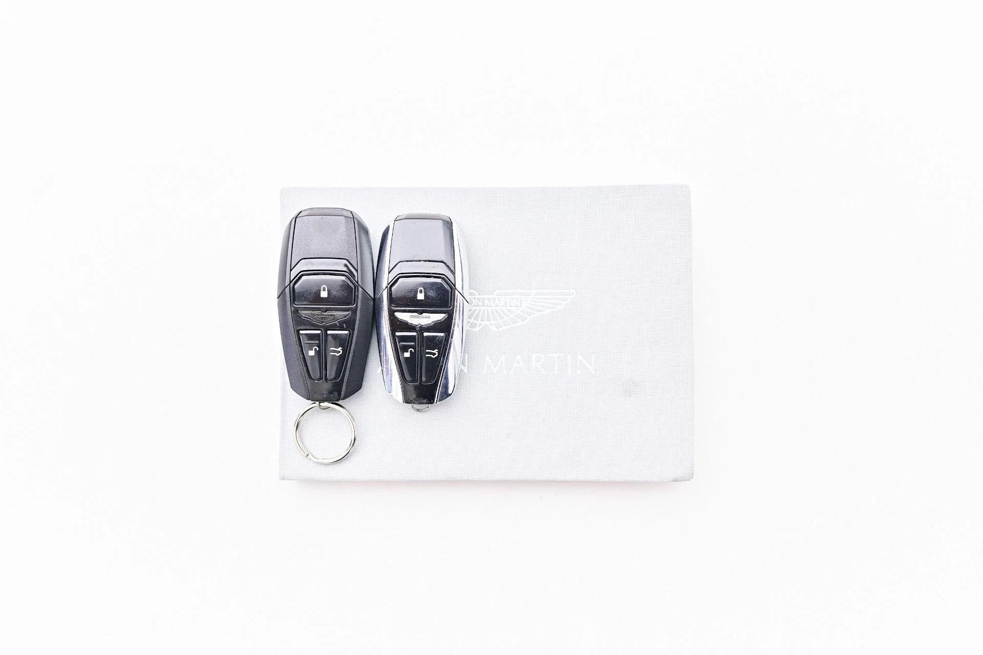 mph069_3789054956_Used_2019_Aston_Martin_DB_11_Base_1758851339_ff9cc40a54