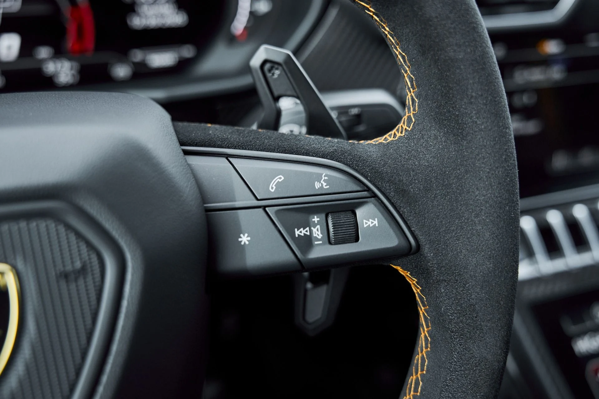 mph069_390041429_Used_2024_Lamborghini_Urus_Performante_1768001217_a6571c9a3a