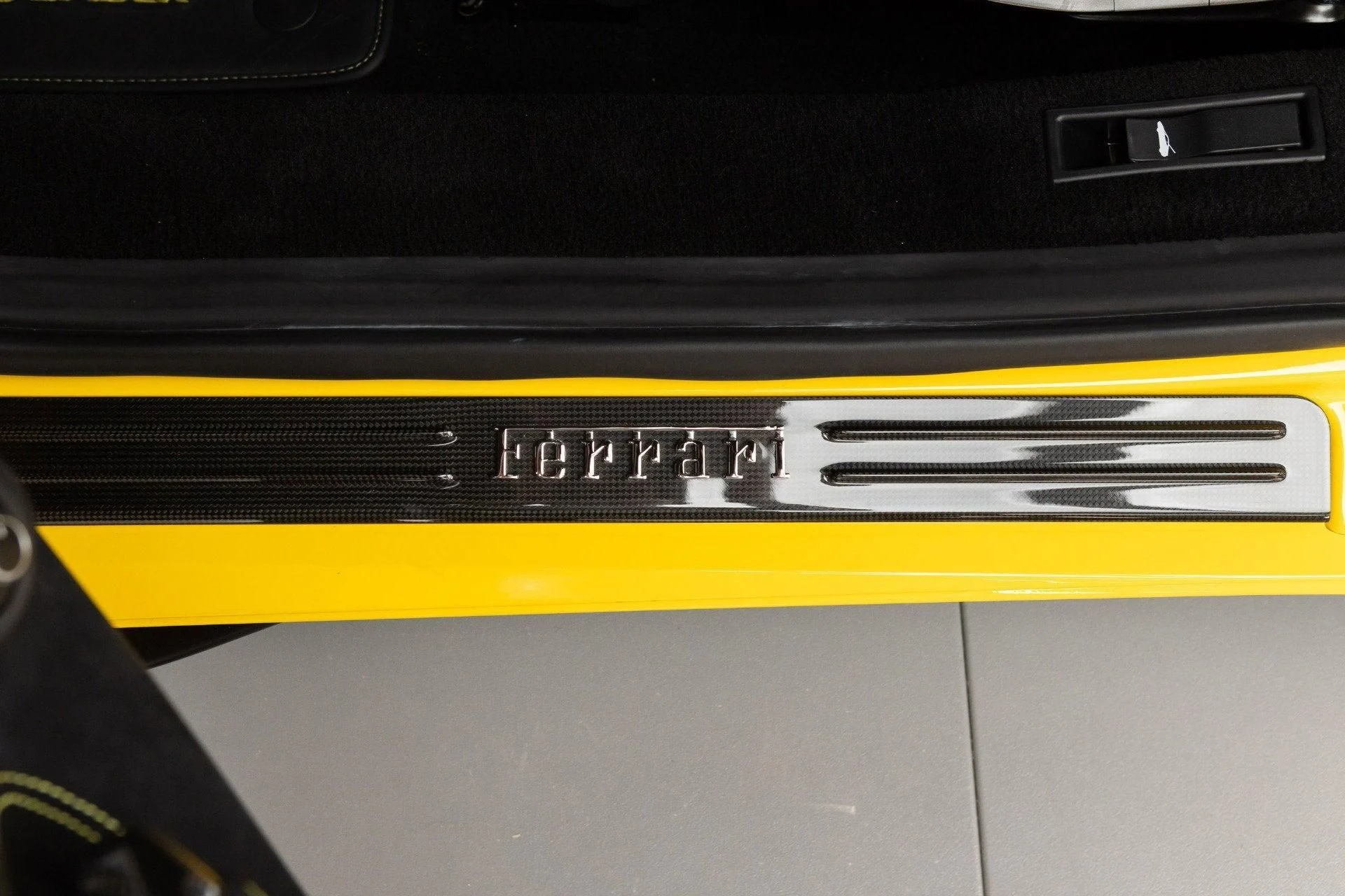mph069_3919305964_Used_2021_Ferrari_F8_Spider_1778334428_df6c392c52