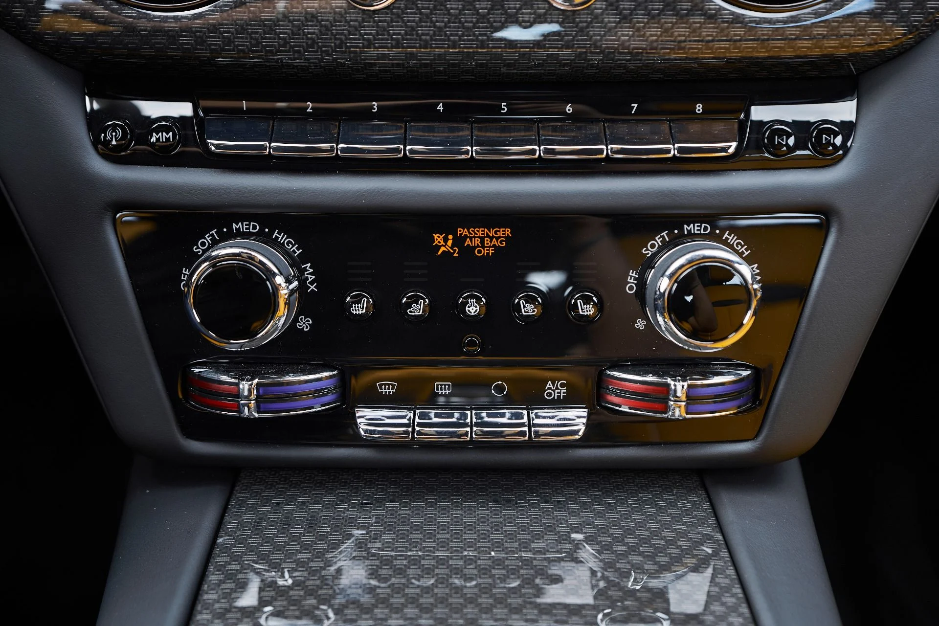 mph069_394543233_Used_2025_Rolls_Royce_Ghost_Black_Badge_1763167862_47af2a230d