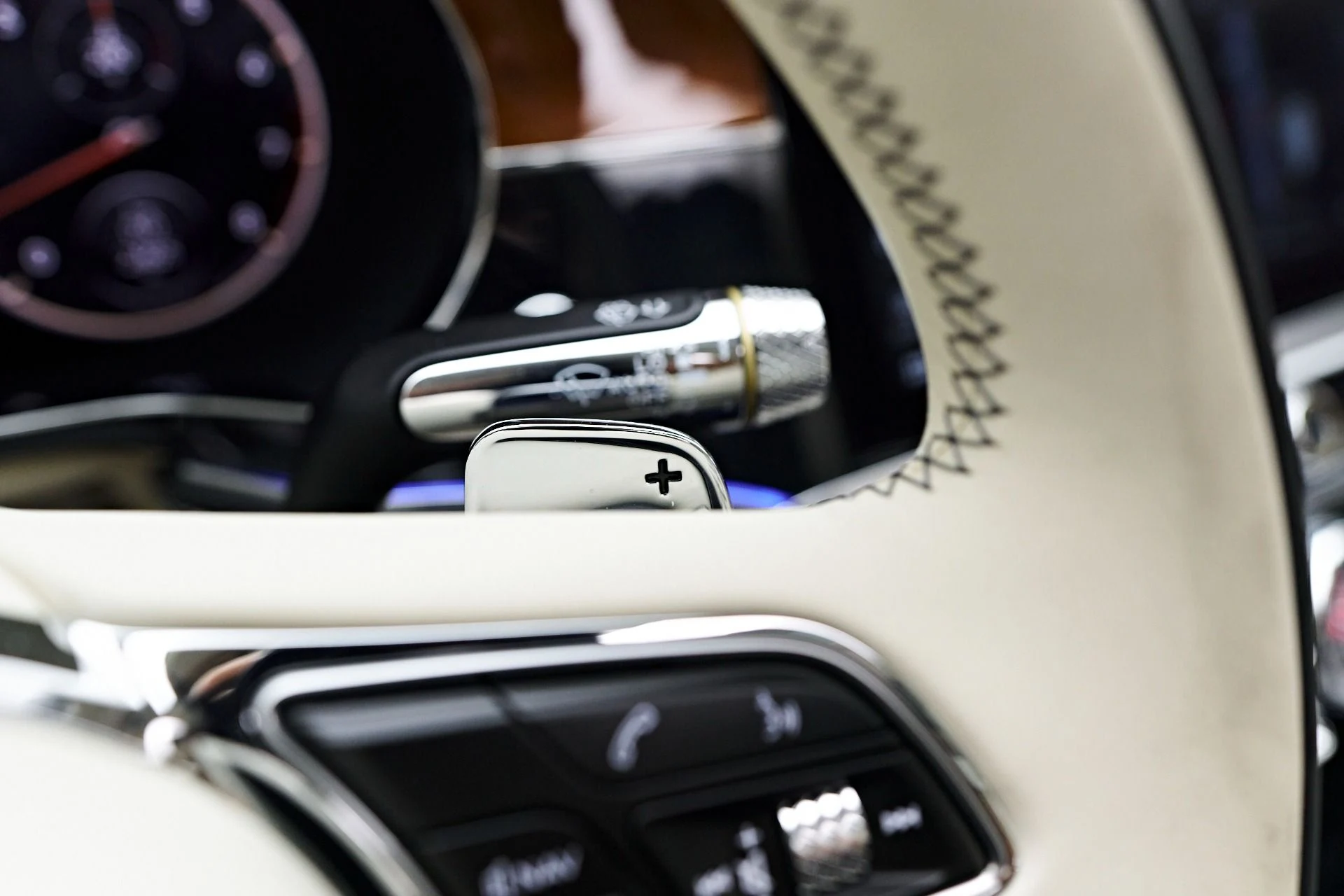 mph069_3990409162_Used_2021_Bentley_Flying_Spur_V8_1755391879_fec220f097