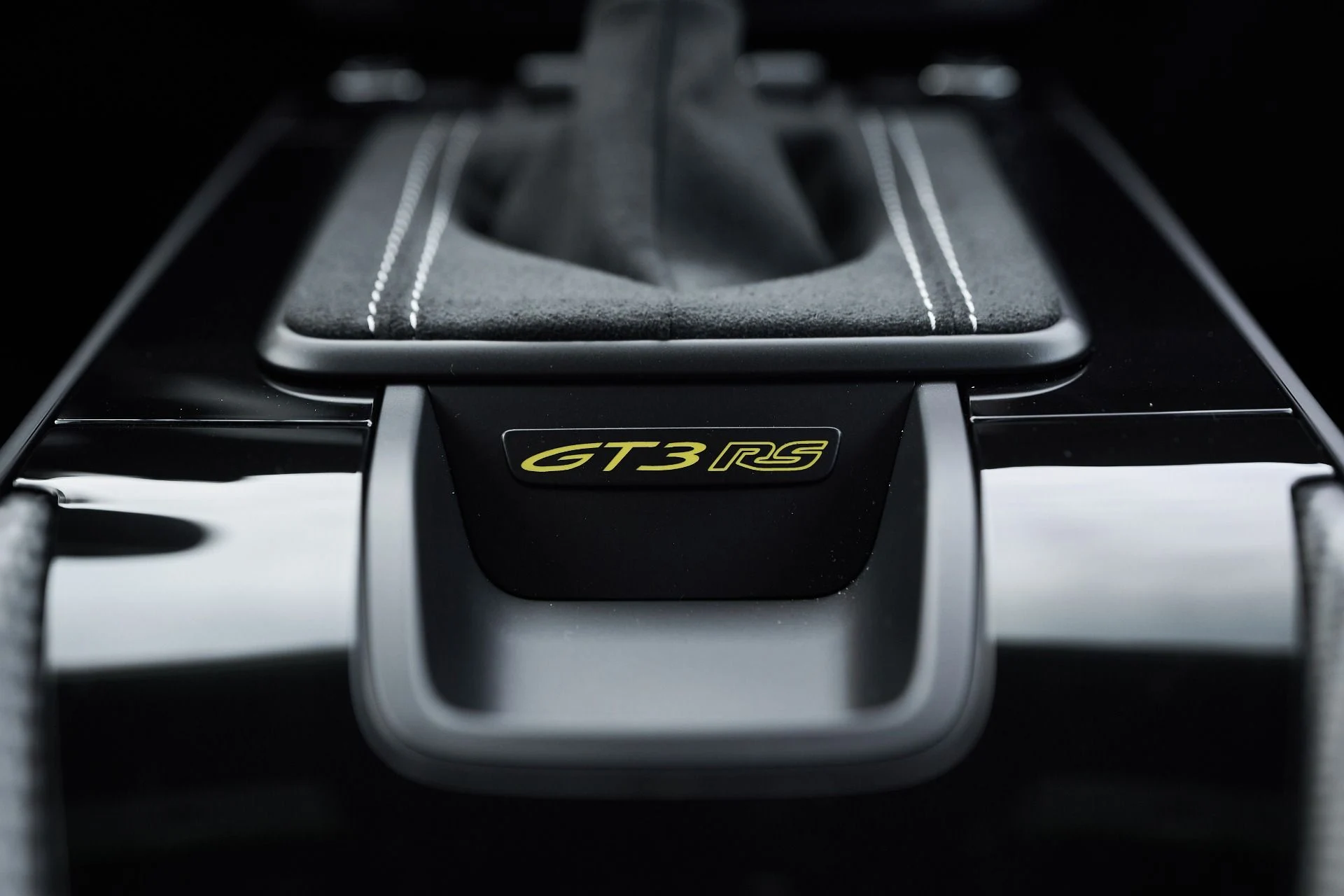 mph069_4003854028_Used_2025_Porsche_911_GT_3_RS_1762914539_e9b0ed72cb