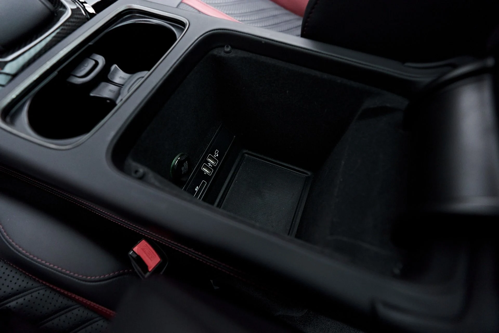 mph069_4029942065_Used_2023_Aston_Martin_DBX_707_1754786768_2f41457579