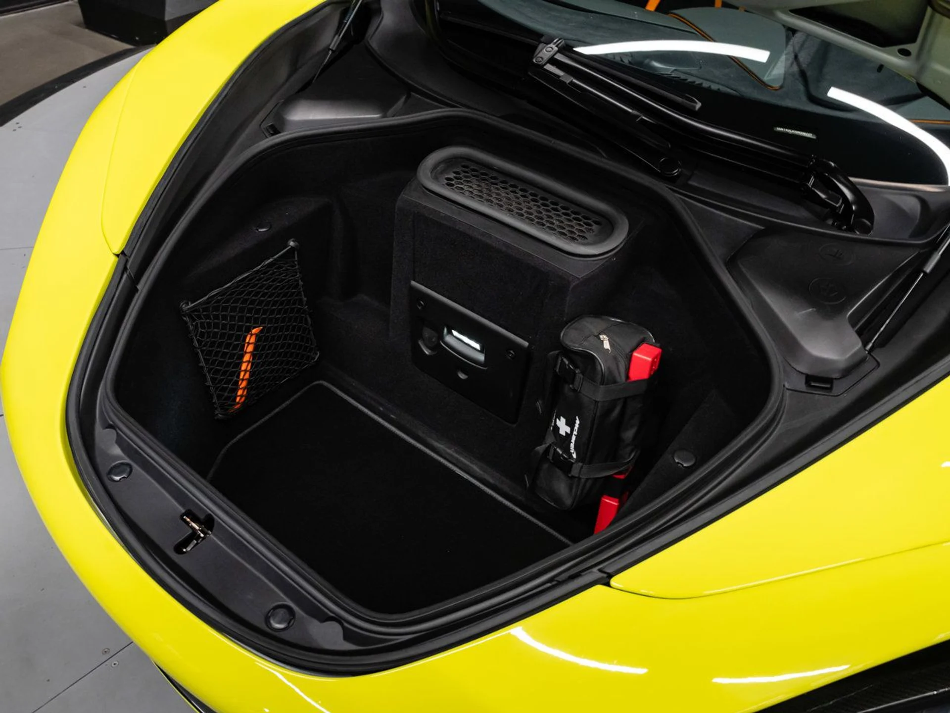 mph069_404715633_mclaren_720s_2018_96cebe48ab