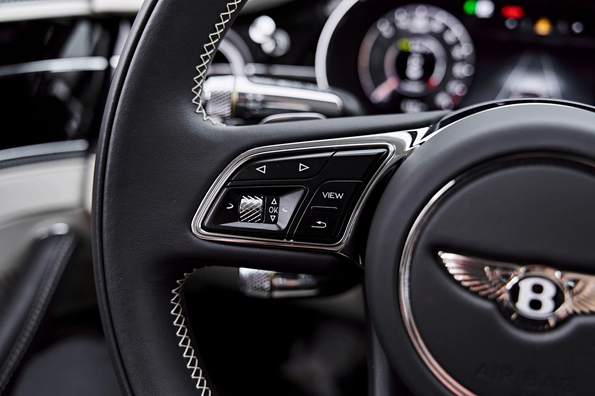 mph069_407089033_Used_2025_Bentley_Flying_Spur_Speed_1786412286_b2ae5b168a