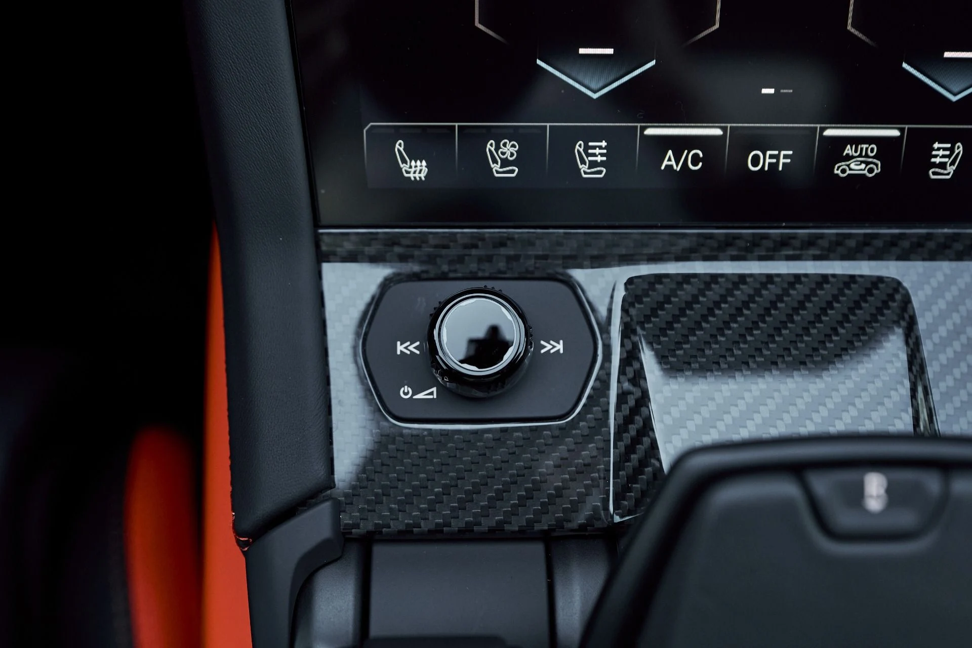 mph069_4072736283_Used_2025_Lamborghini_Urus_SE_1763605073_857b936bdd