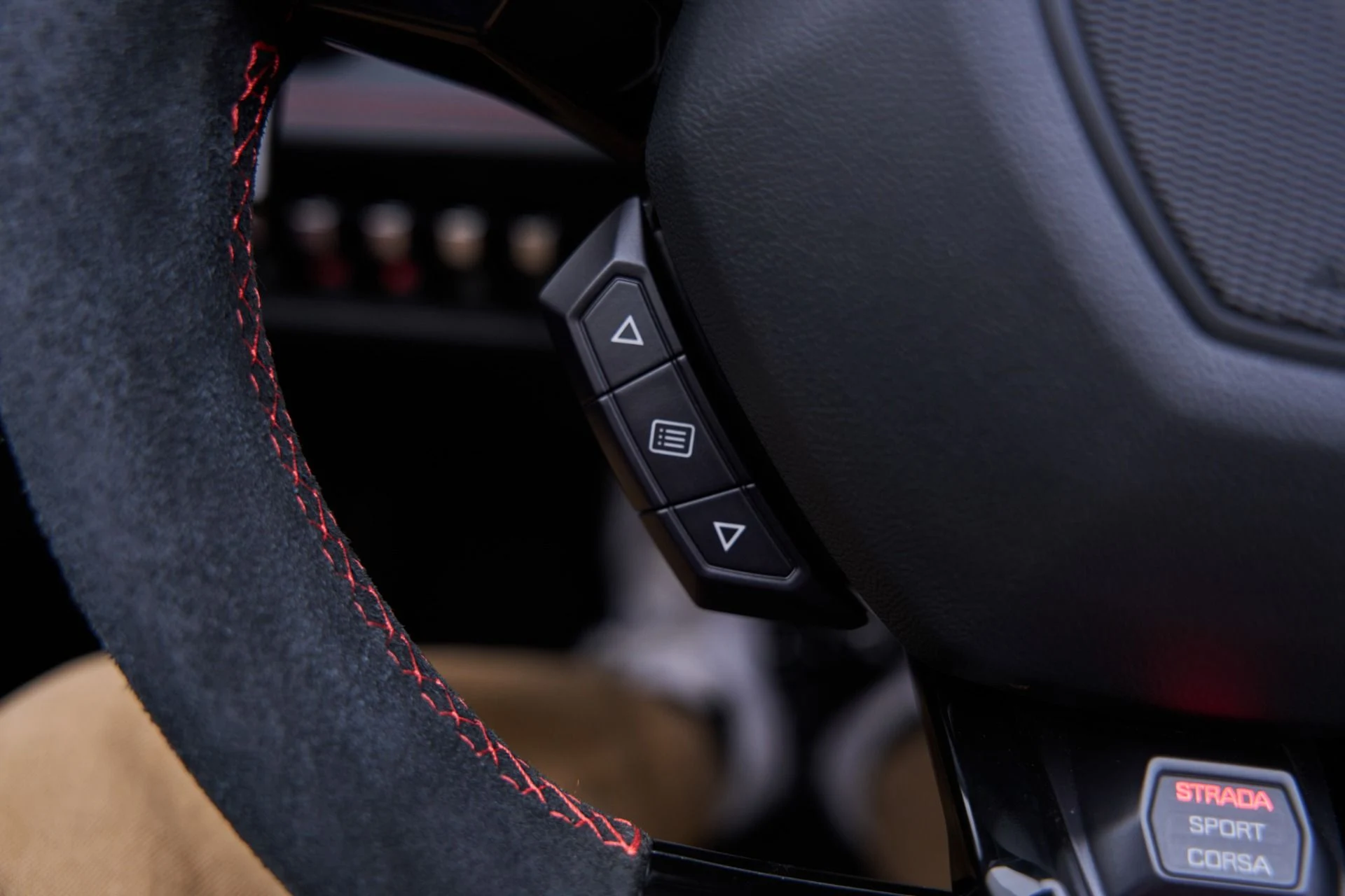 mph069_4124692785_Used_2022_Lamborghini_Huracan_EVO_Base_1792542181_3fc1961c1b