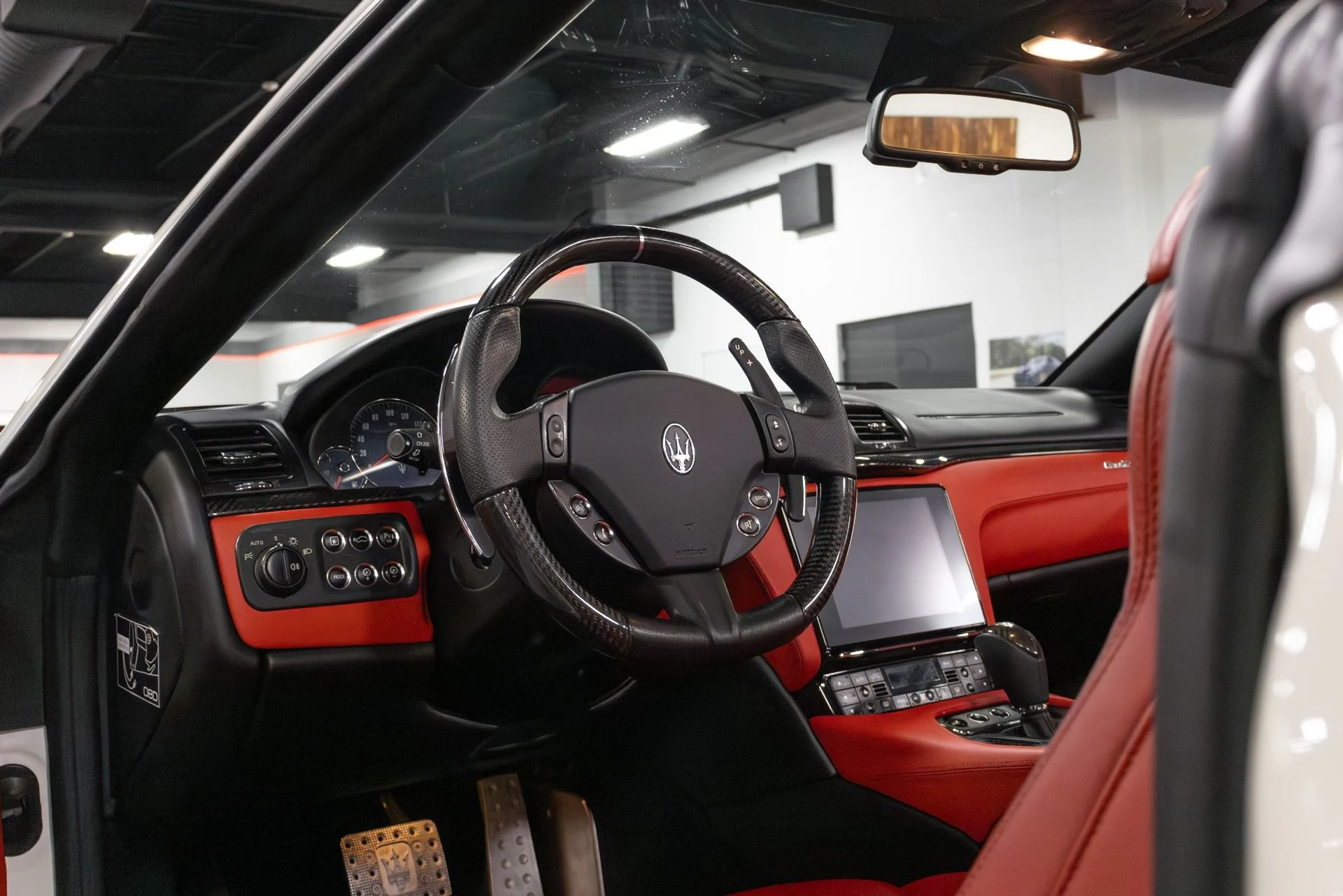 mph069_4152260122_Used_2018_Maserati_Gran_Turismo_1761598740_4bcd70d0a9