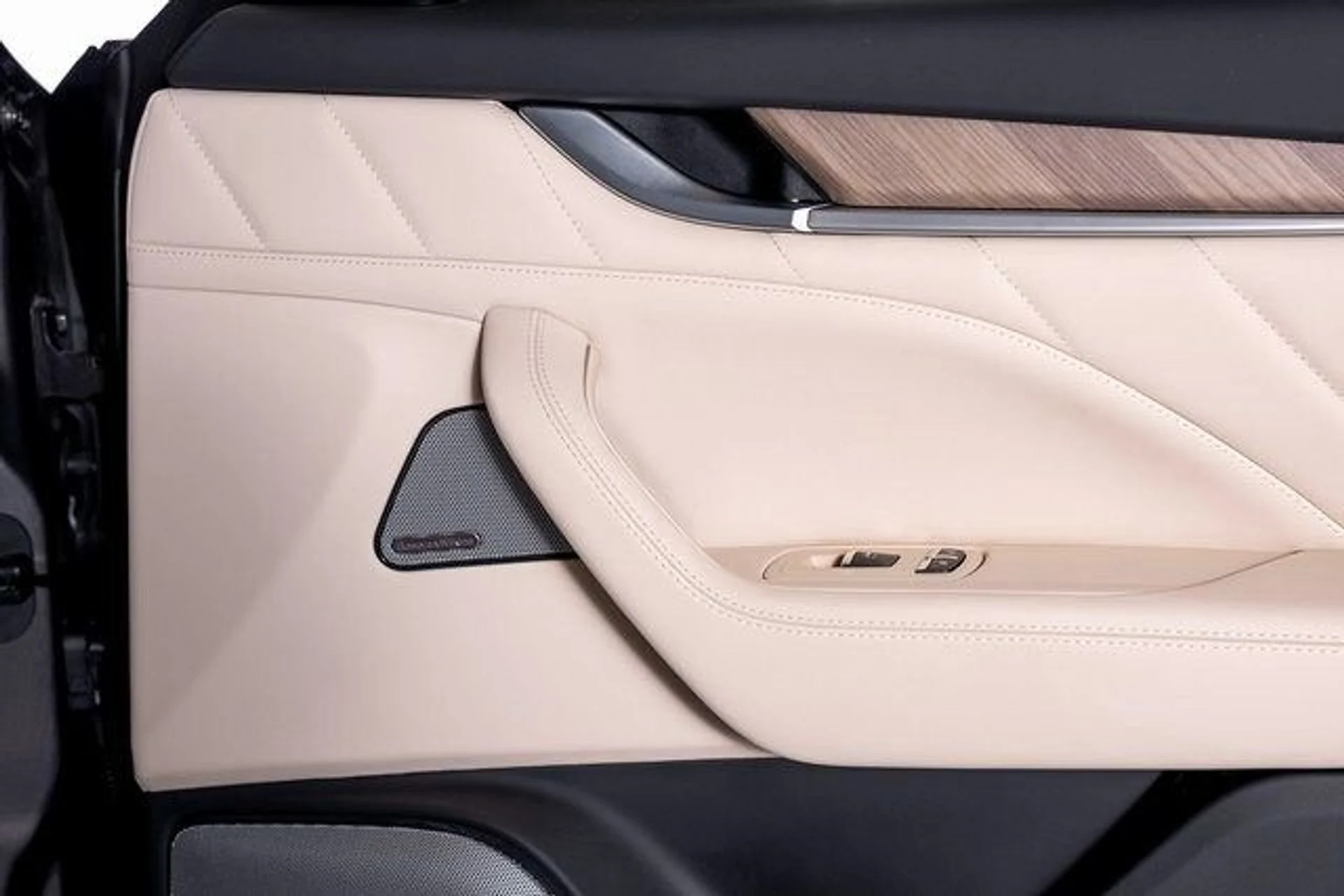 mph069_416976386_6142bb1b58879ddc595e4157d9170518x_47979f5e08