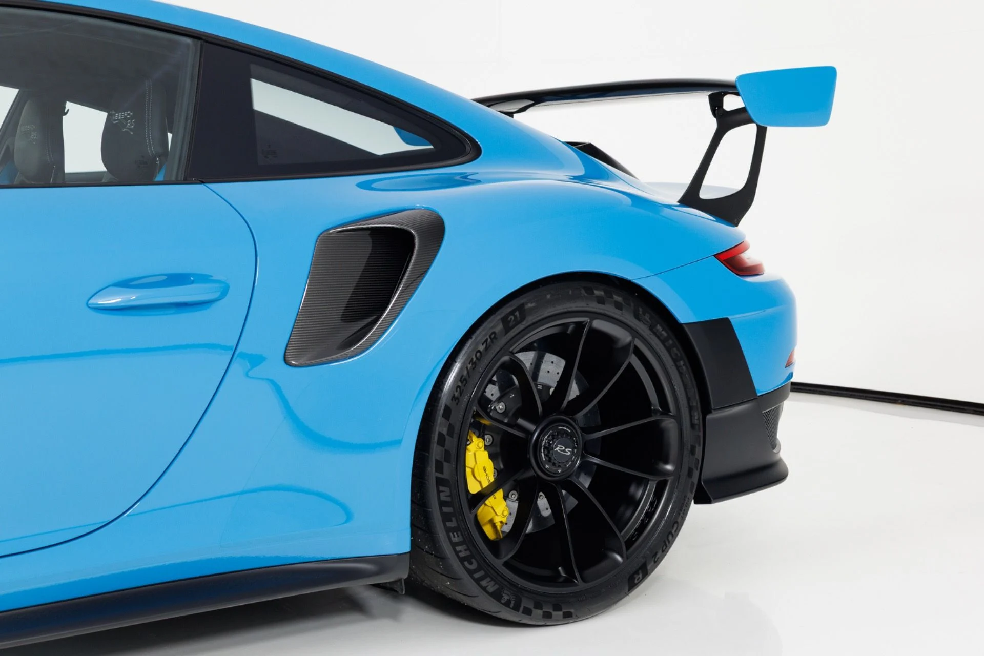 mph069_4225233156_Used_2019_Porsche_911_GT_2_RS_1792013924_e618cf784f