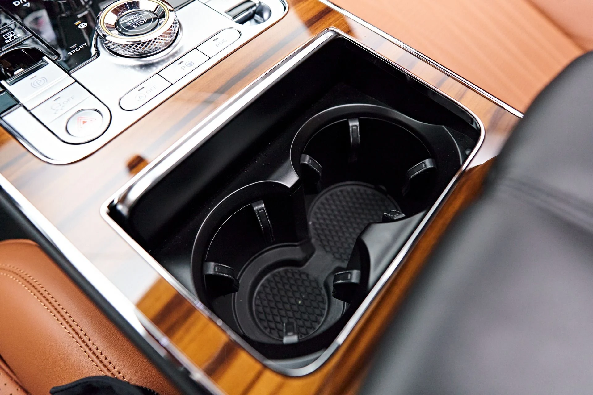 mph069_426417178_Used_2021_Bentley_Flying_Spur_V8_1708622212_7c1f13e6bb