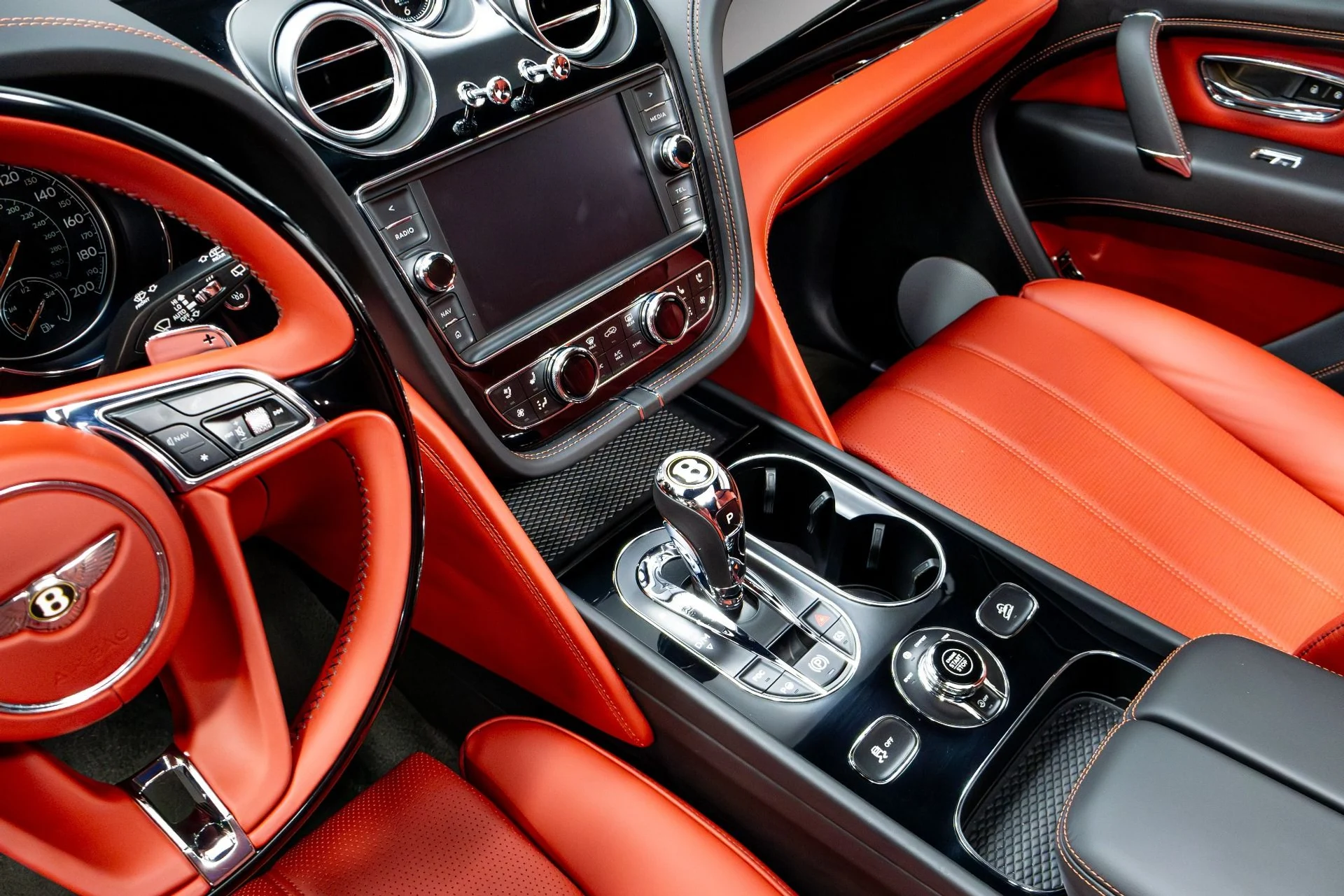 mph069_4266908711_Used_2020_Bentley_Bentayga_V8_1774292202_11e5539b6a