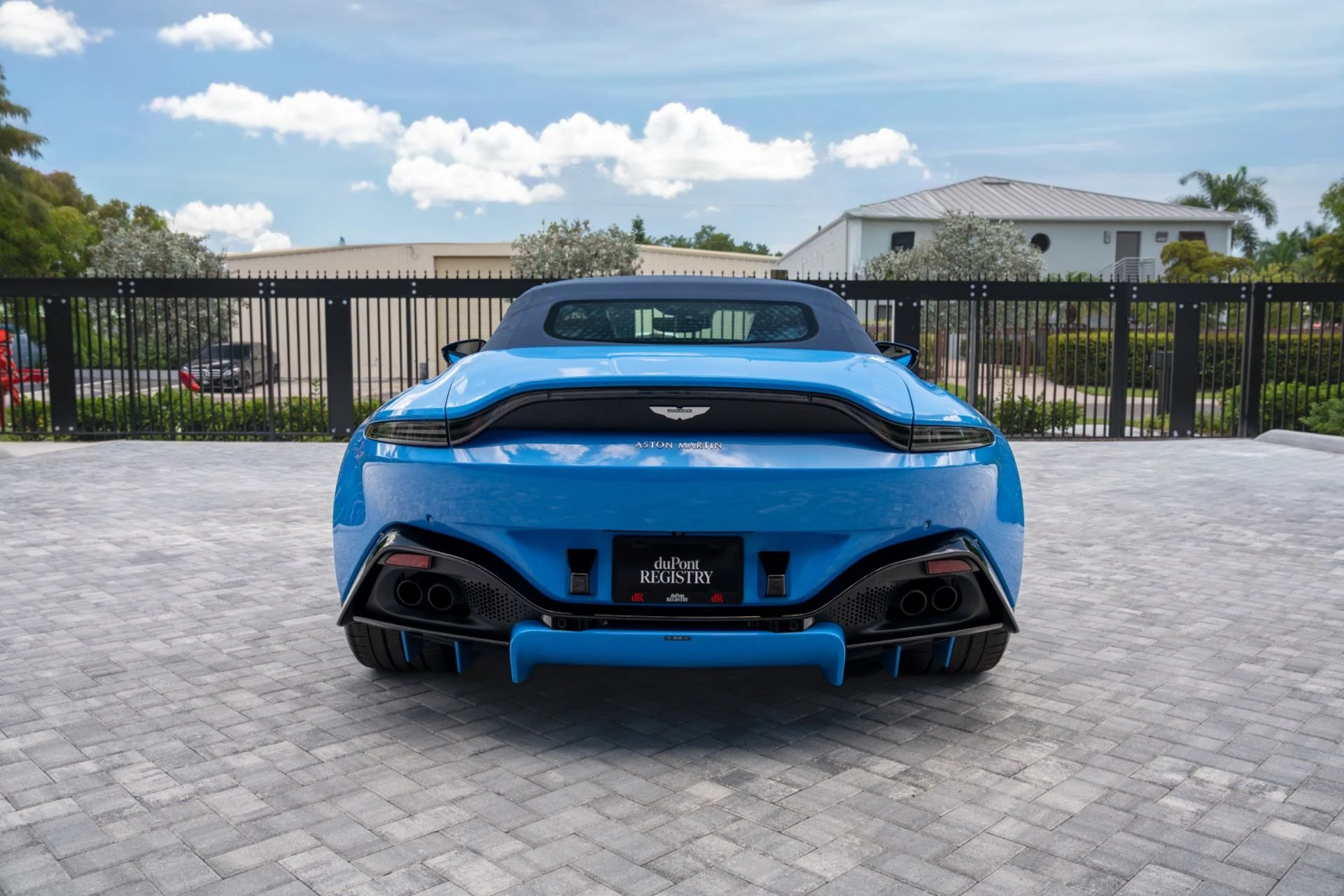 mph069_442151327_Used_2021_Aston_Martin_Vantage_1781043656_e23820dbbf