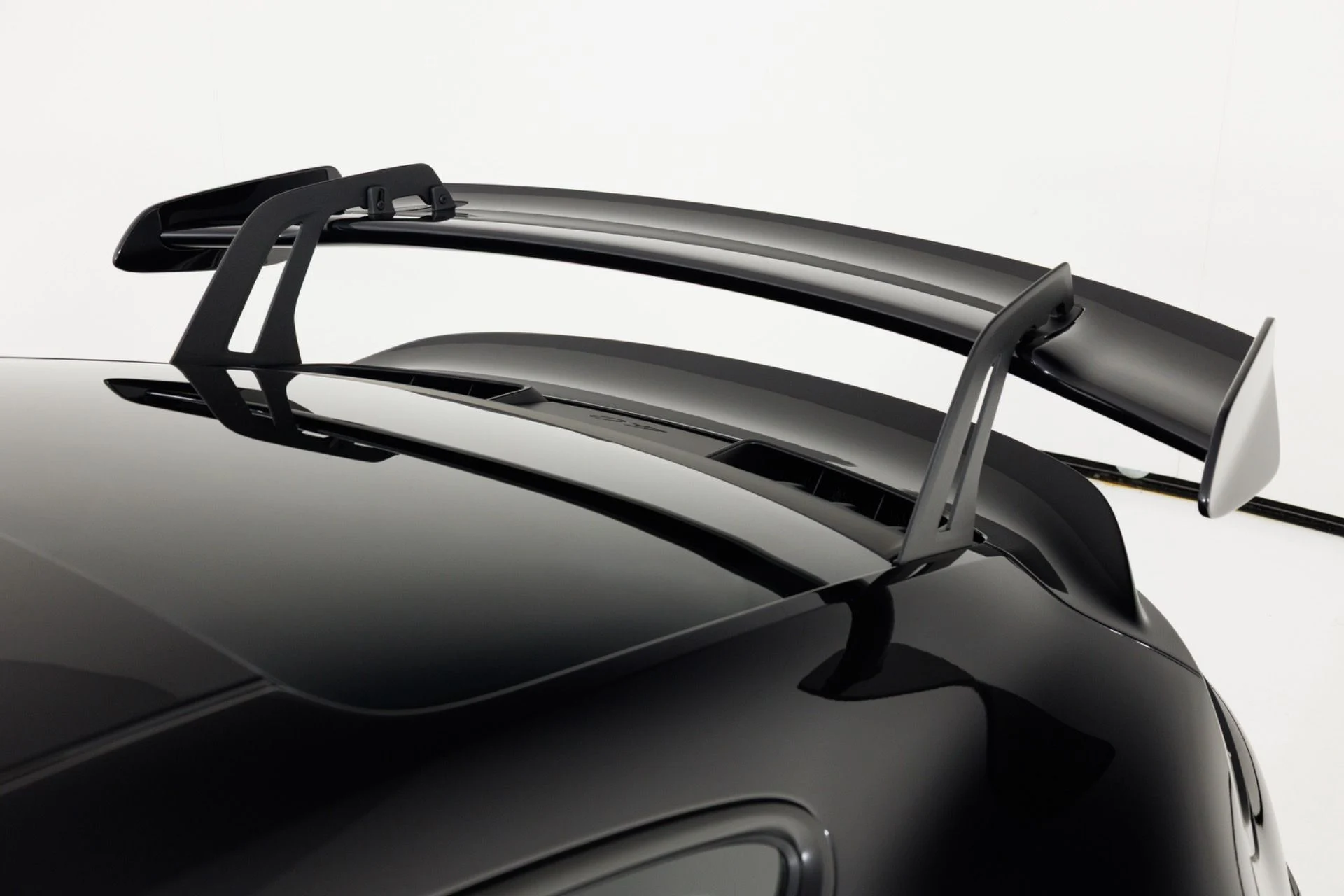 mph069_465691661_Used_2025_Porsche_911_GT_3_1777072064_ad667f53f3