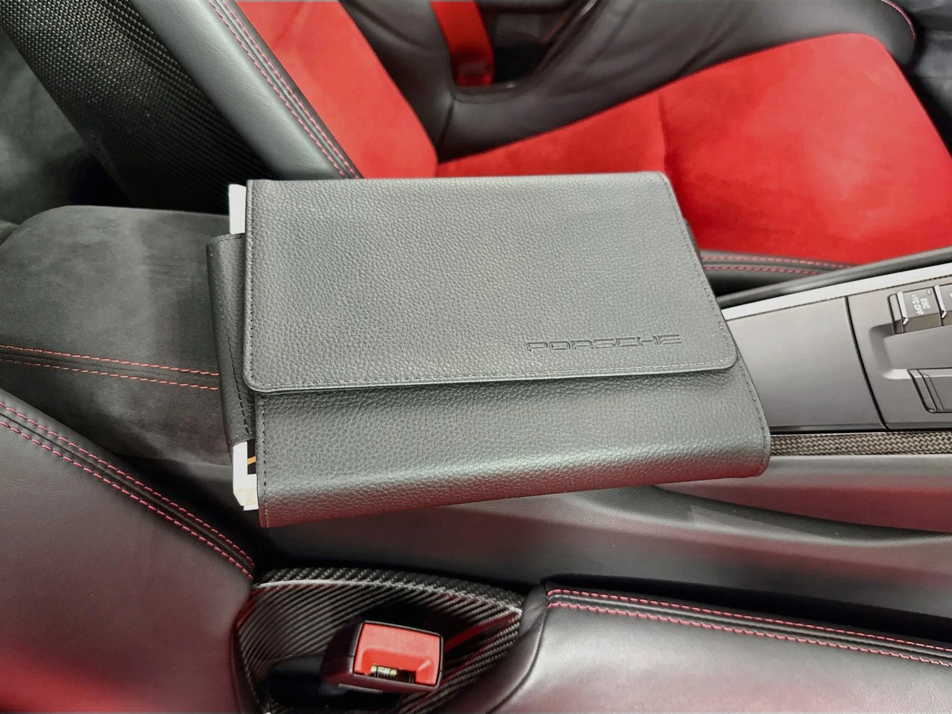 mph069_492732940_Used_2018_Porsche_911_GT_2_RS_1785886197_85b4ef6786