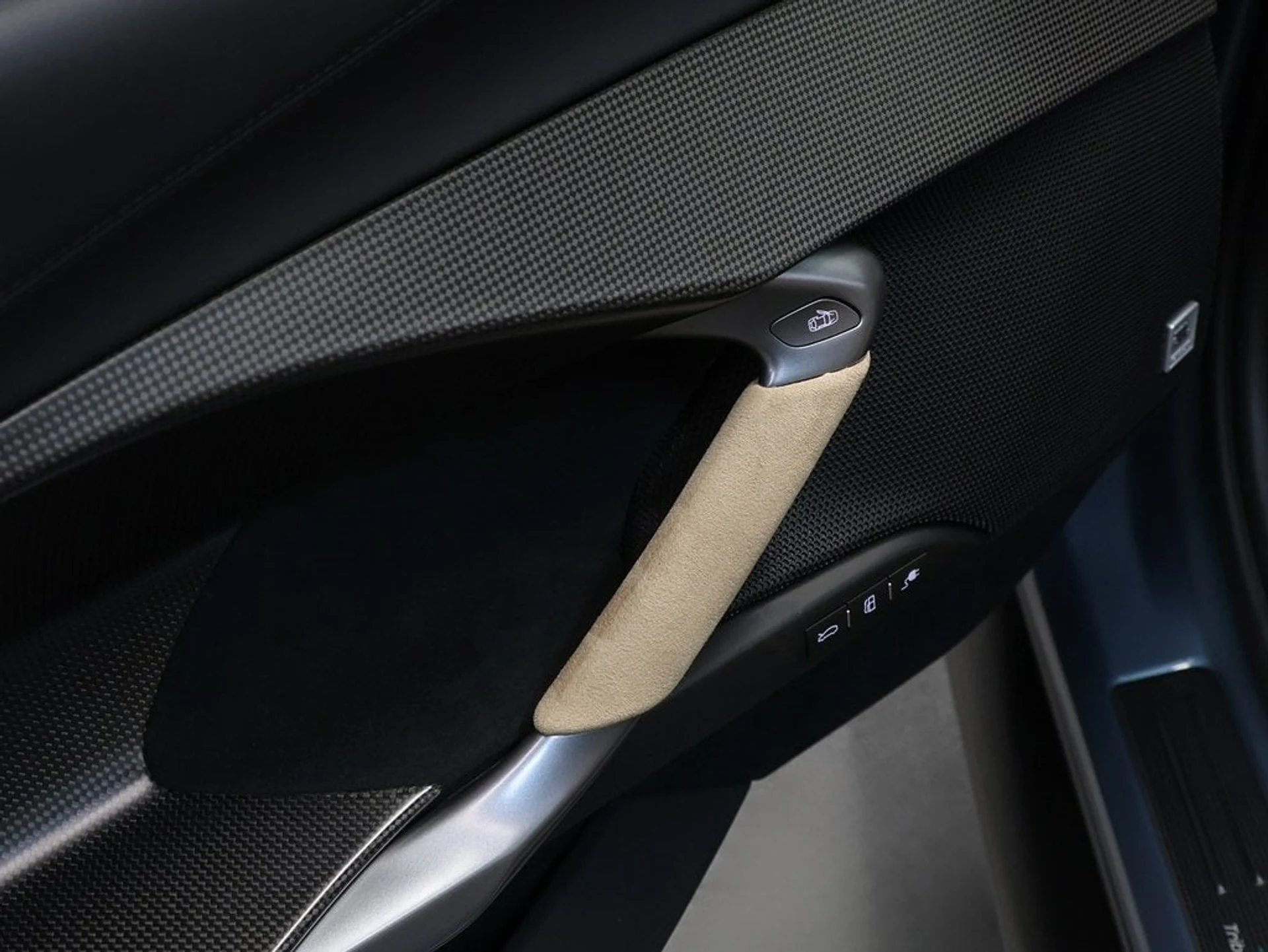 mph069_515138857_70_7f832d9638