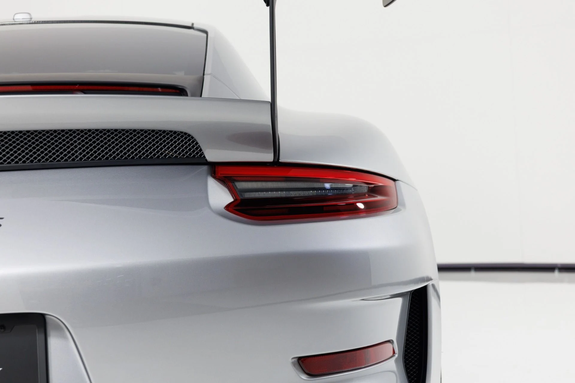 mph069_582019925_Used_2019_Porsche_911_GT_3_RS_1778792364_50a493b971