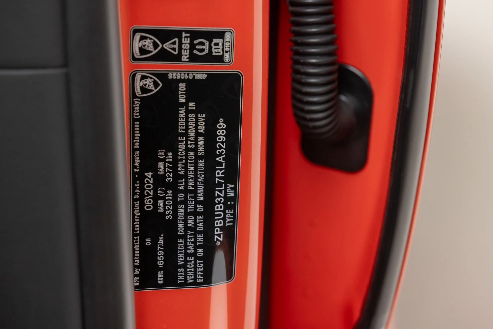 mph069_61248544_Used_2024_Lamborghini_Urus_S_1766449487_739a11e3de