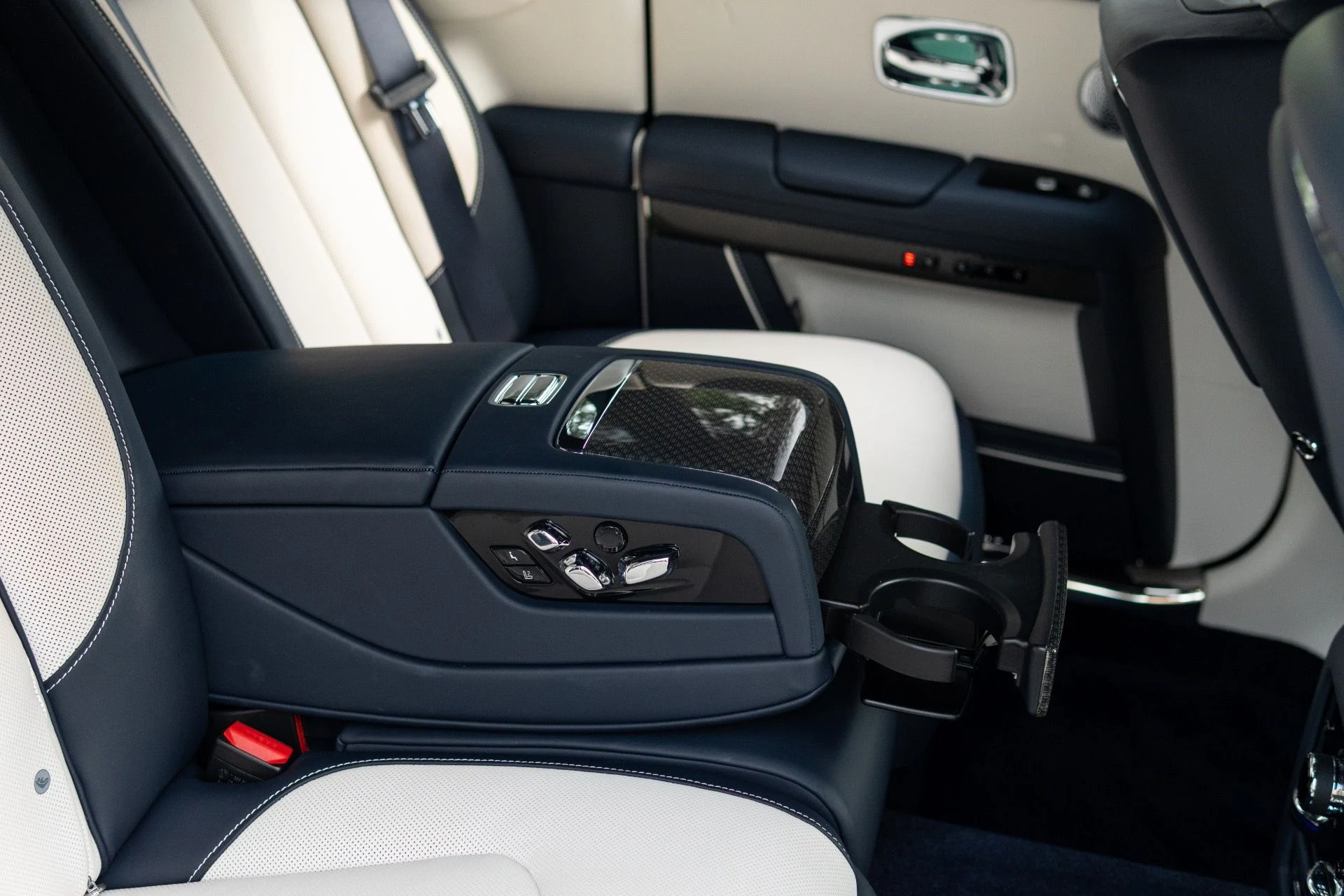 mph069_622304108_Used_2023_Rolls_Royce_Black_Badge_Ghost_1765569637_7706aea498