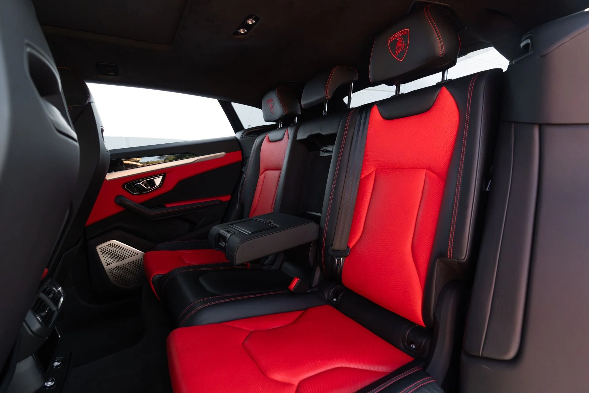 mph069_647845836_Used_2021_Lamborghini_Urus_1767069879_051a4932dd