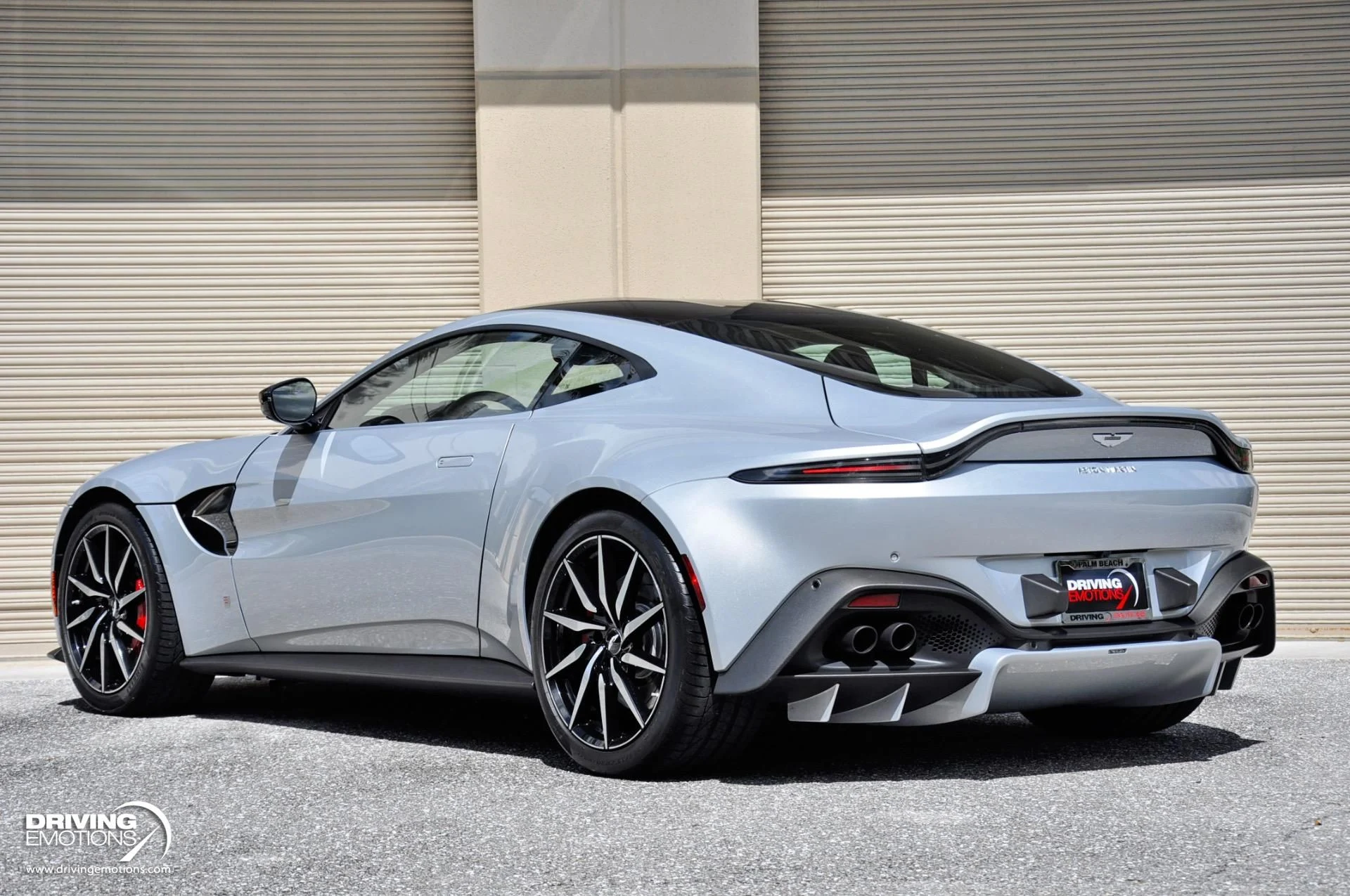 mph069_648405695_880_p70_l_63875de52e