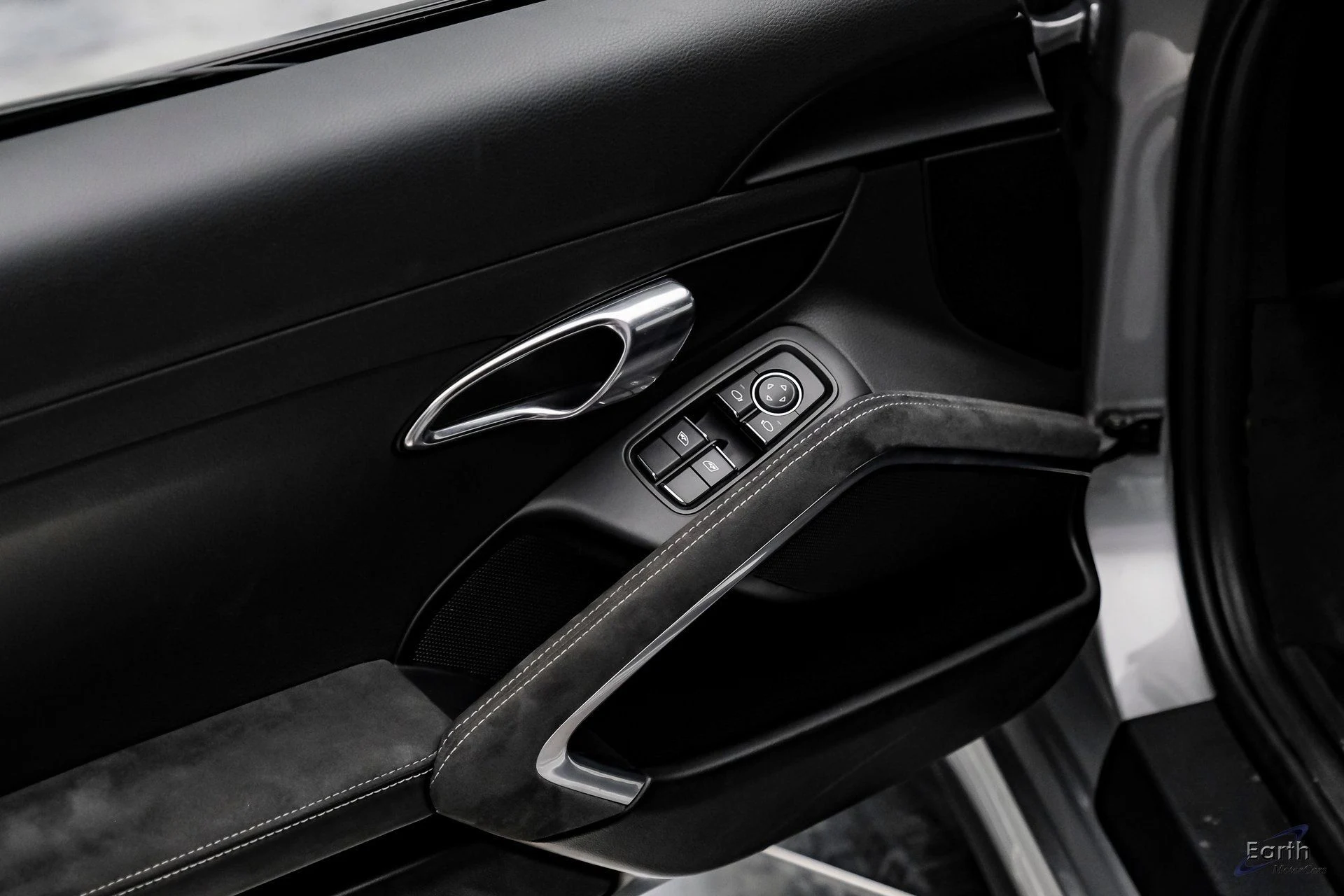 mph069_696433515_5b17f555ca634f8f81a22481f2e9eb97x_86ab464752