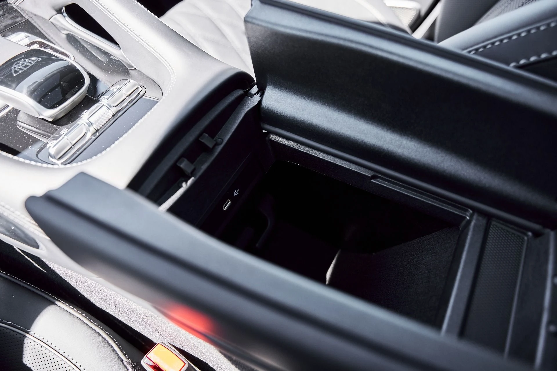 mph069_717505890_Used_2026_Mercedes_Benz_GLS_Maybach_GLS_600_1776125345_c604d18336