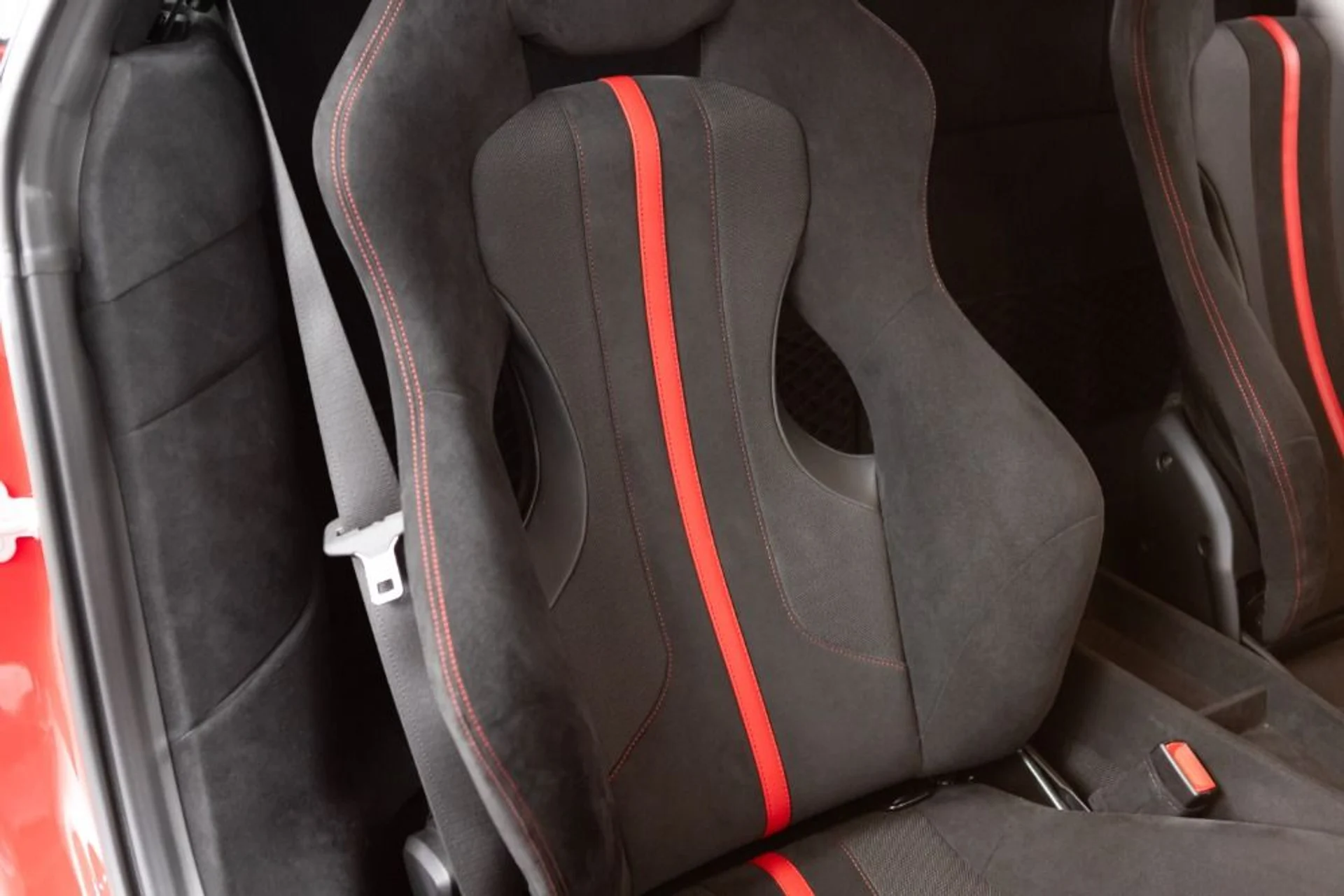 mph069_731888615_Used_2020_Ferrari_488_Pista_3b12b50878