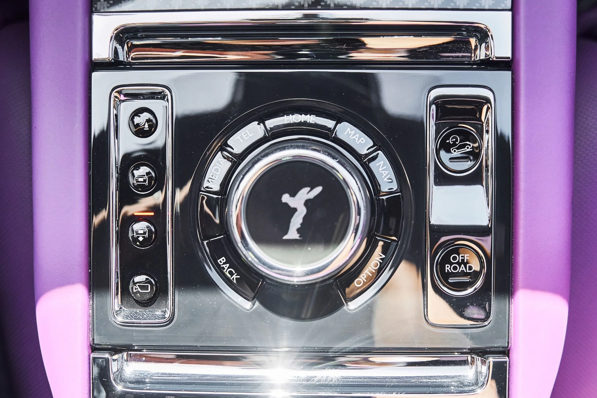 mph069_781405670_Used_2026_Rolls_Royce_Cullinan_Black_Badge_1780601629_a8a9254f2a