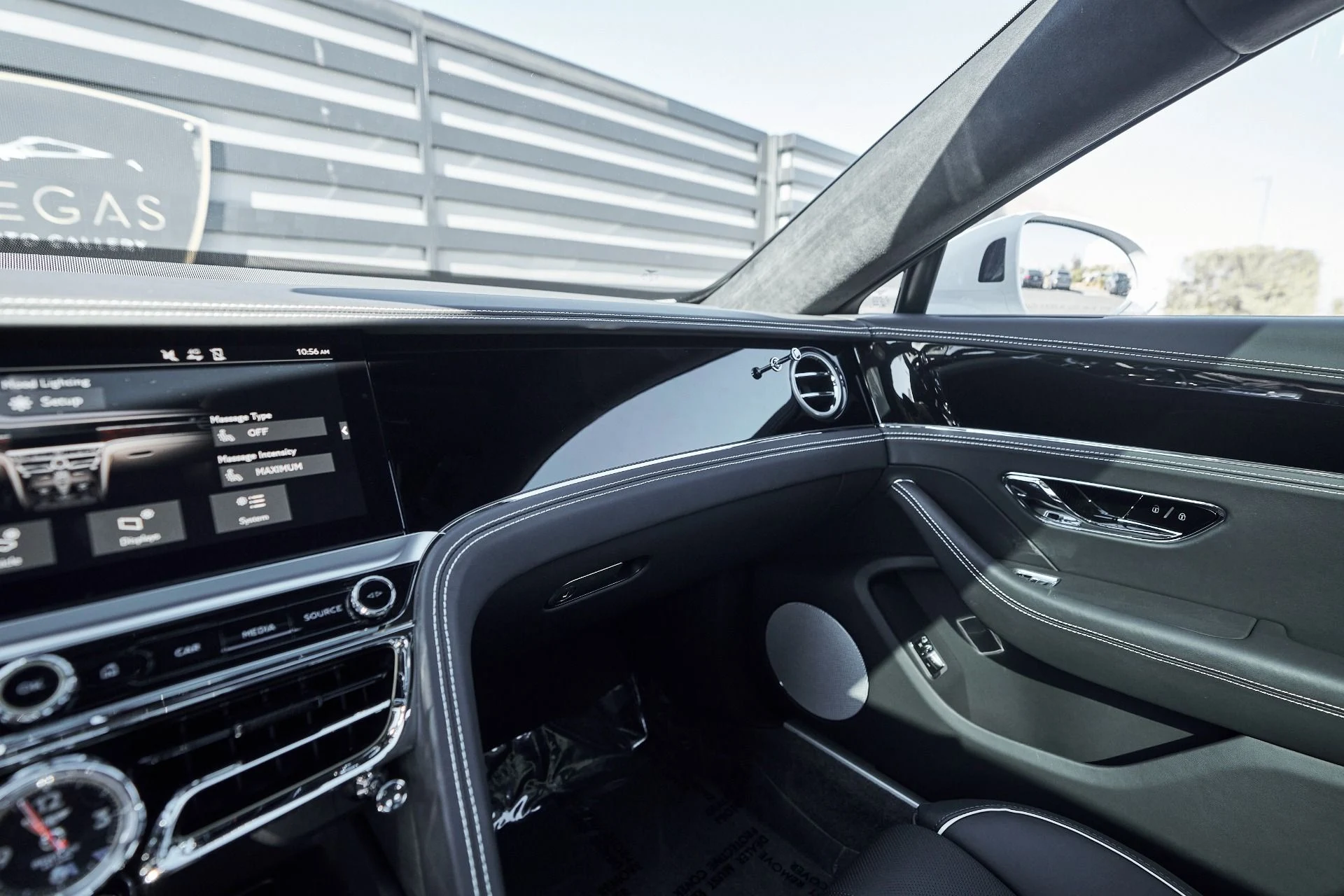 mph069_788281130_Used_2024_Bentley_Flying_Spur_S_1761779982_6c8970c3b3