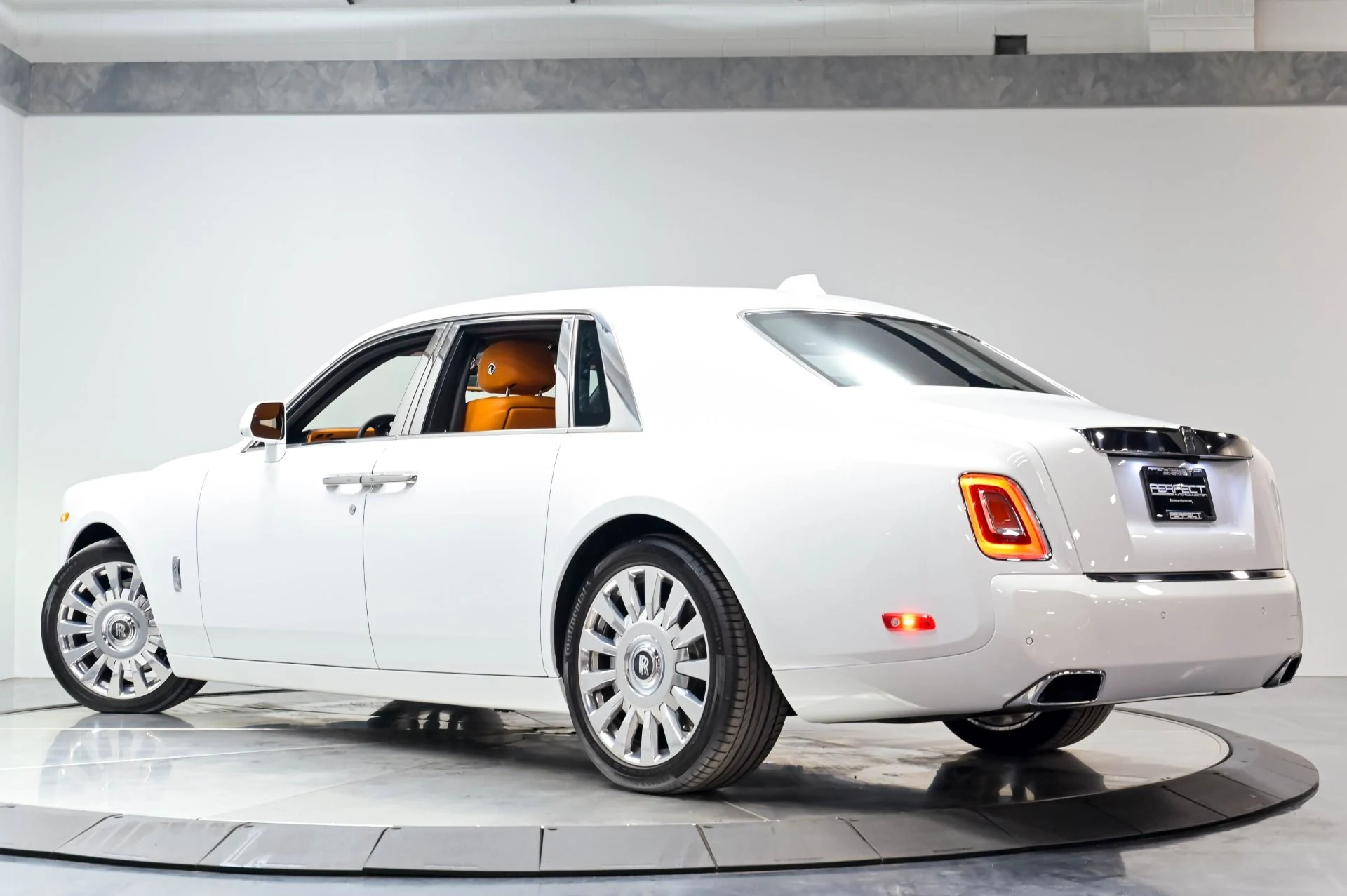 mph069_795449849_Used_2022_Rolls_Royce_Phantom_1778542434_fd02de3d56