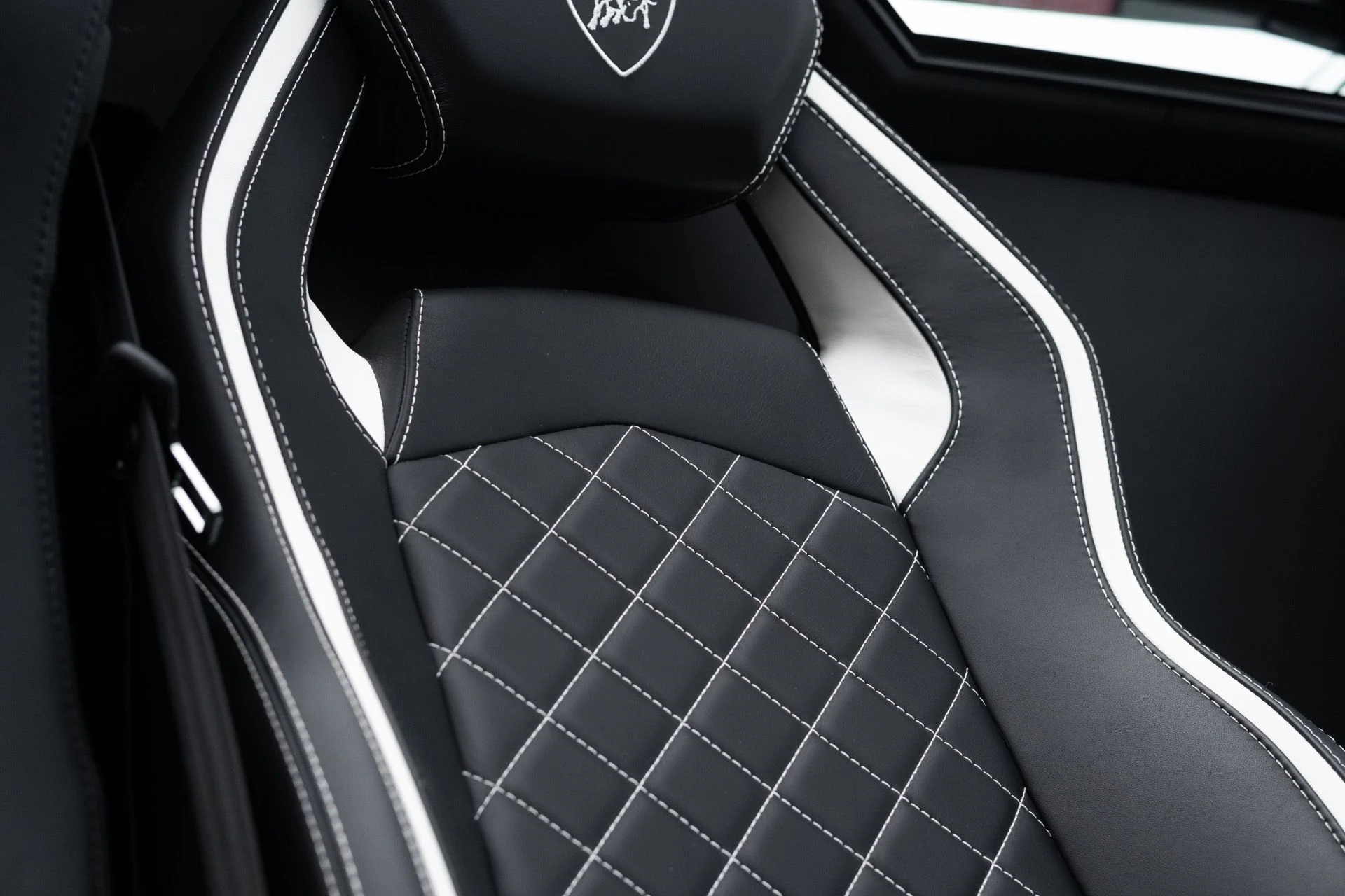 mph069_825735523_Used_2018_Lamborghini_Aventador_Roadster_LP_740_4_S_1770343320_38479aa573