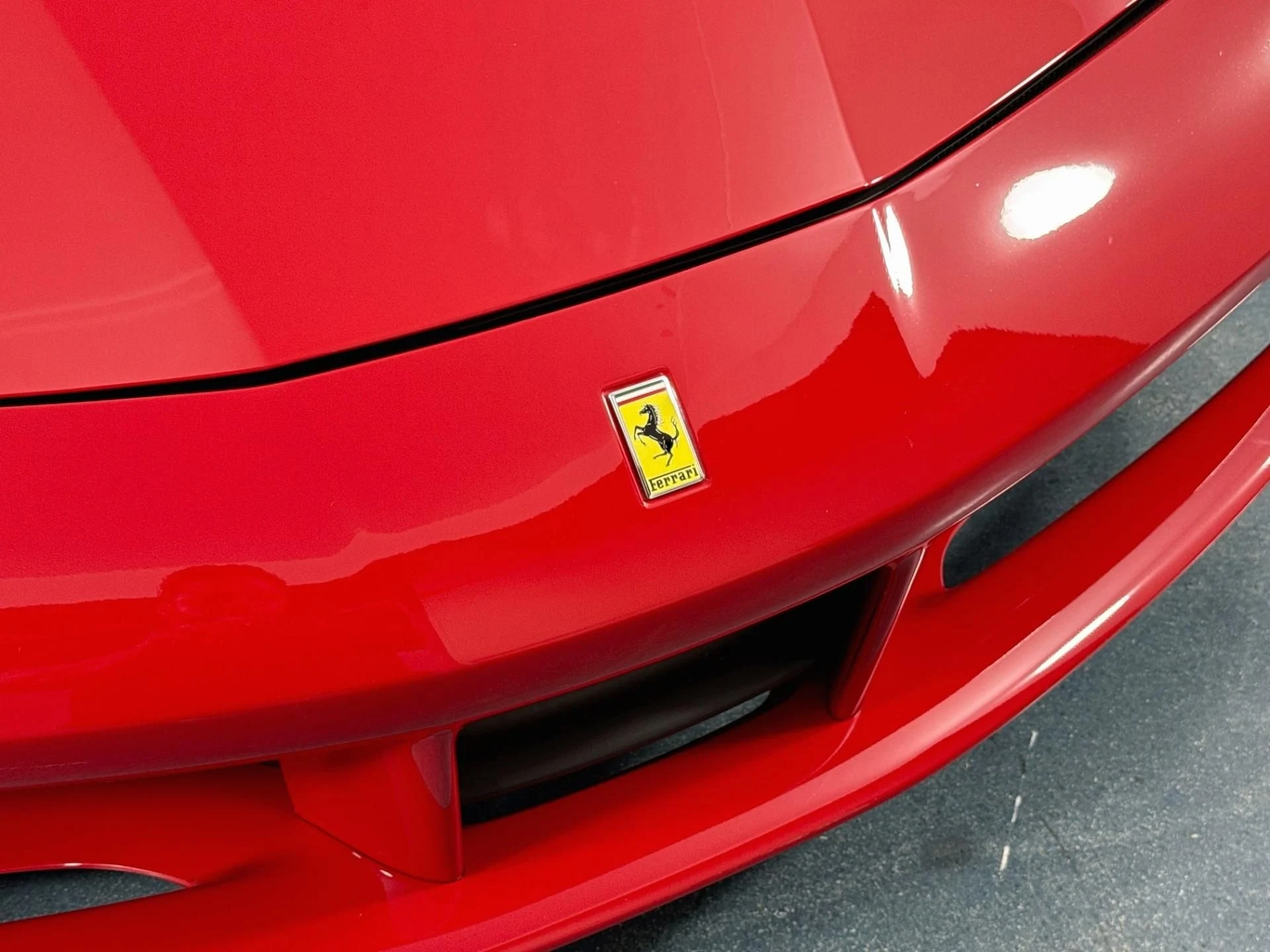 mph069_829275011_Used_2019_Ferrari_488_Spider_1787009370_c6c339b65d