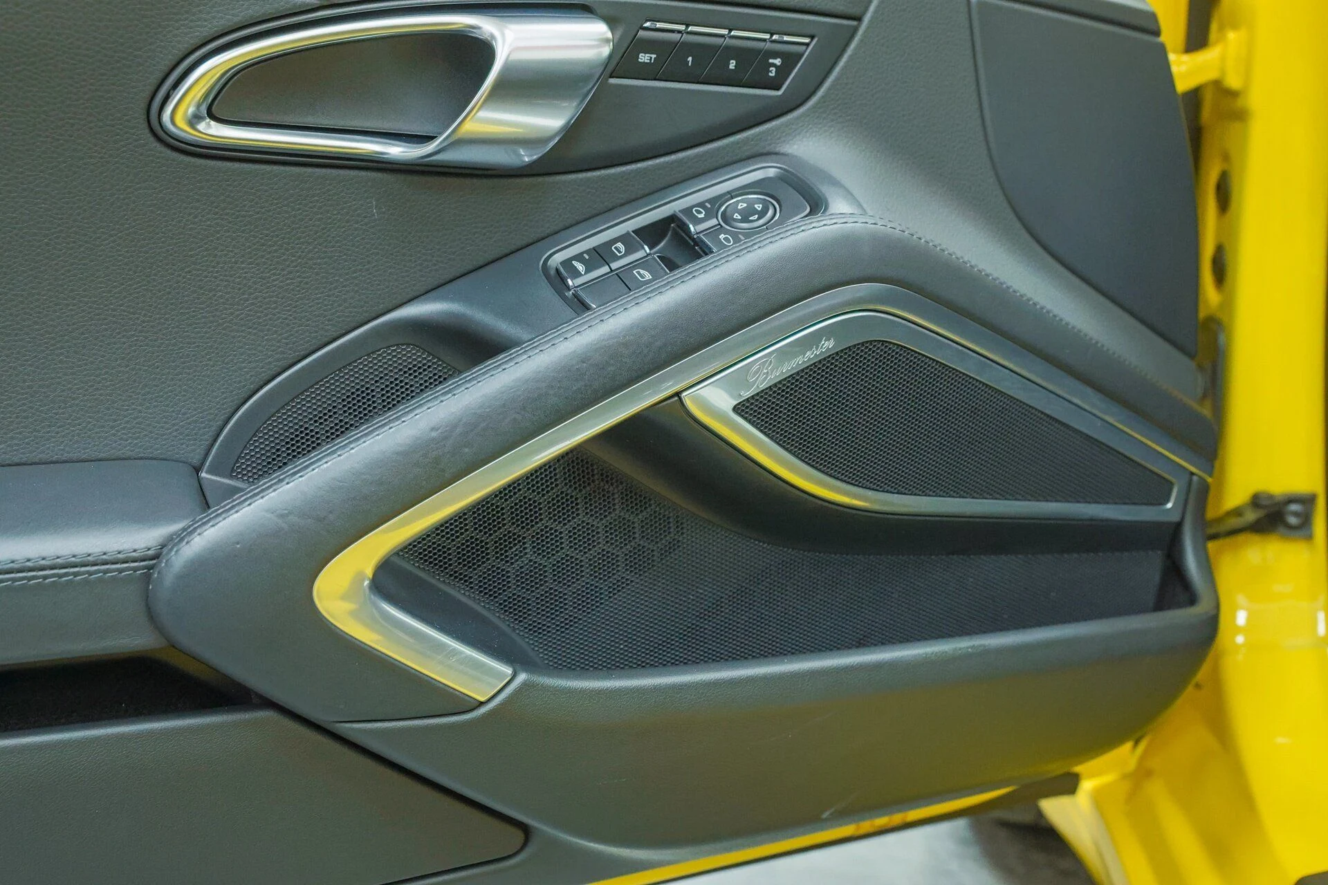 mph069_865188798_a3a98c9b9e_1920_69f9280224