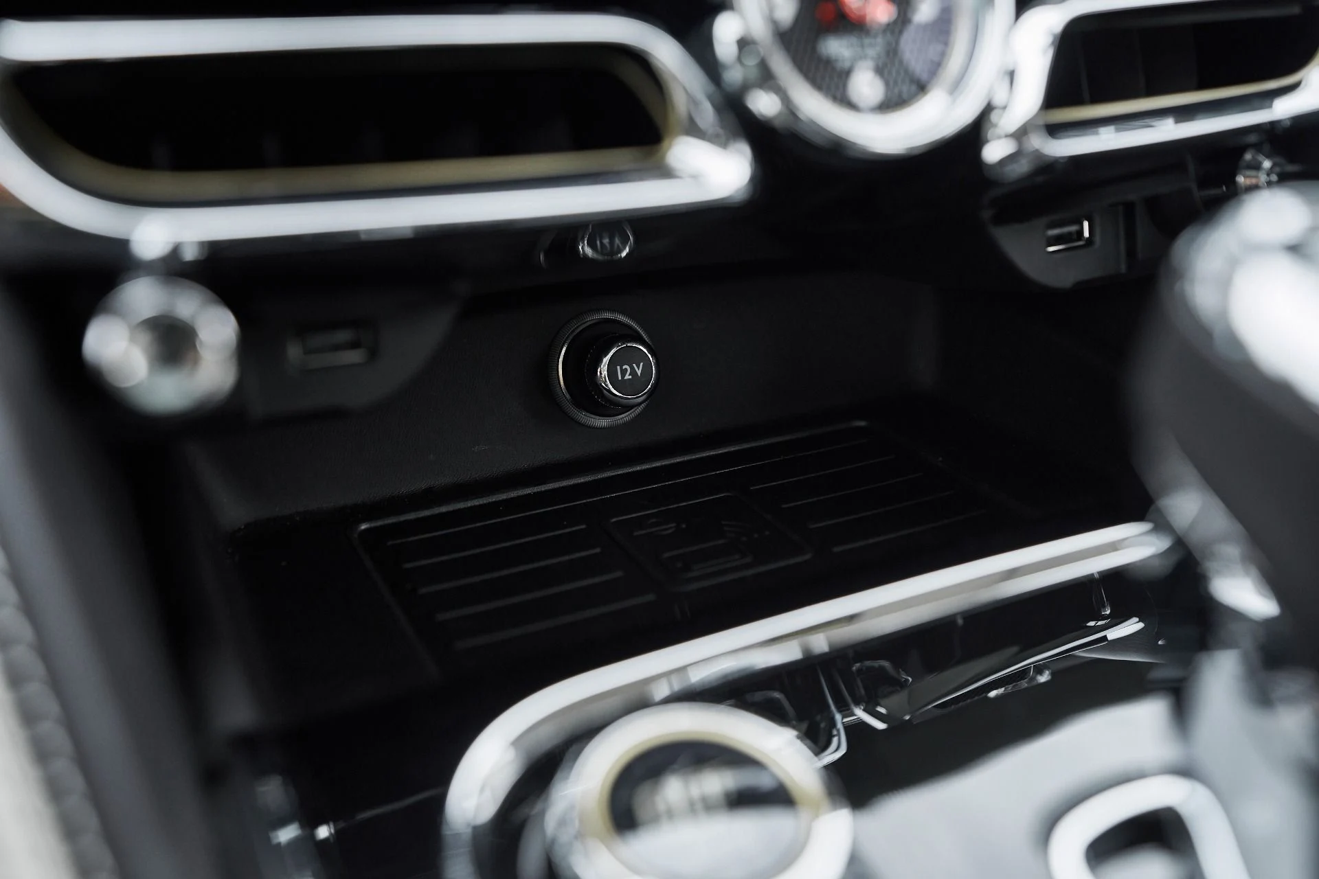 mph069_9681632_Used_2022_Bentley_Flying_Spur_V8_1763502874_ea4023abab