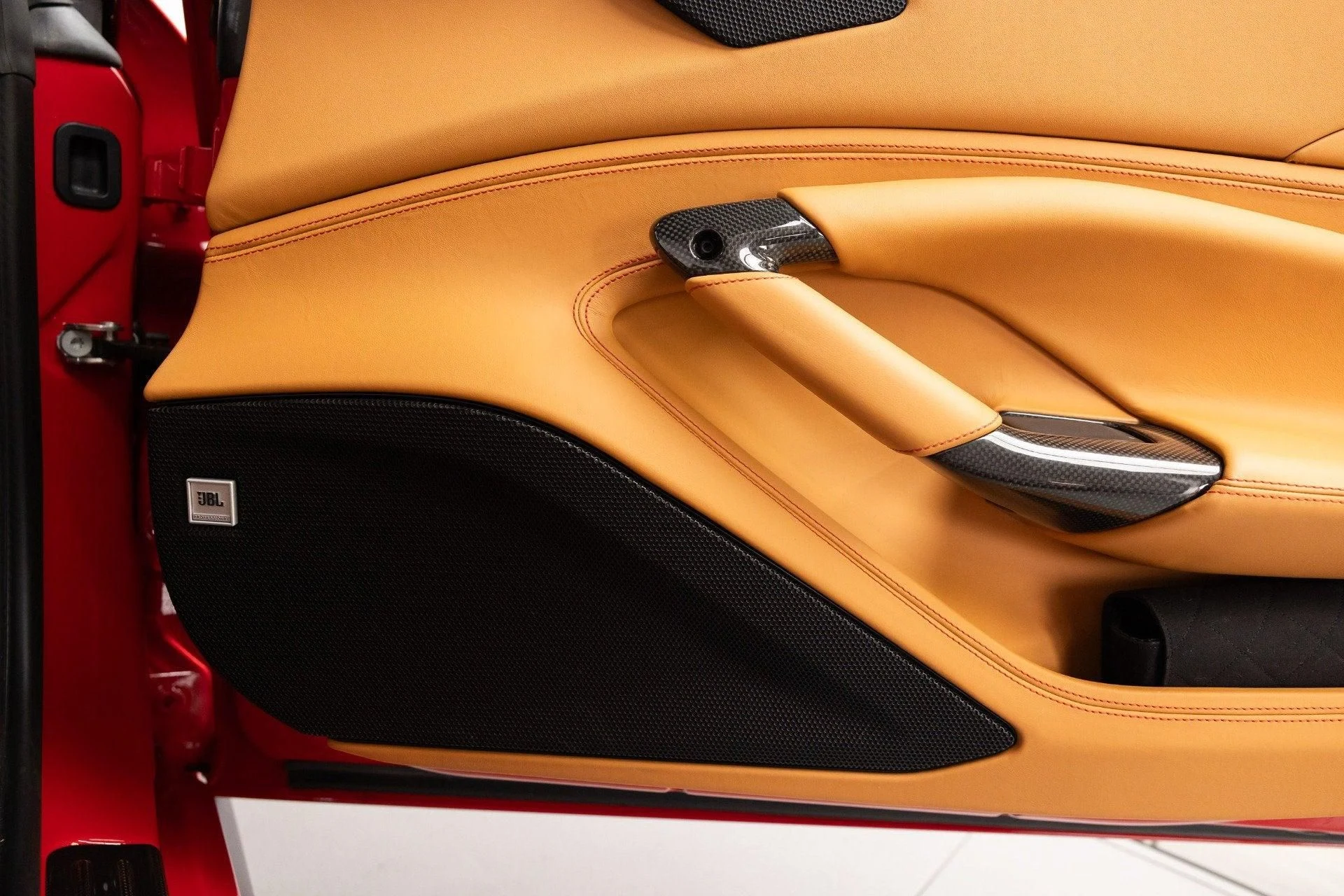 mph069_975432897_Used_2021_Ferrari_F8_Spider_1788440849_27c38135d0