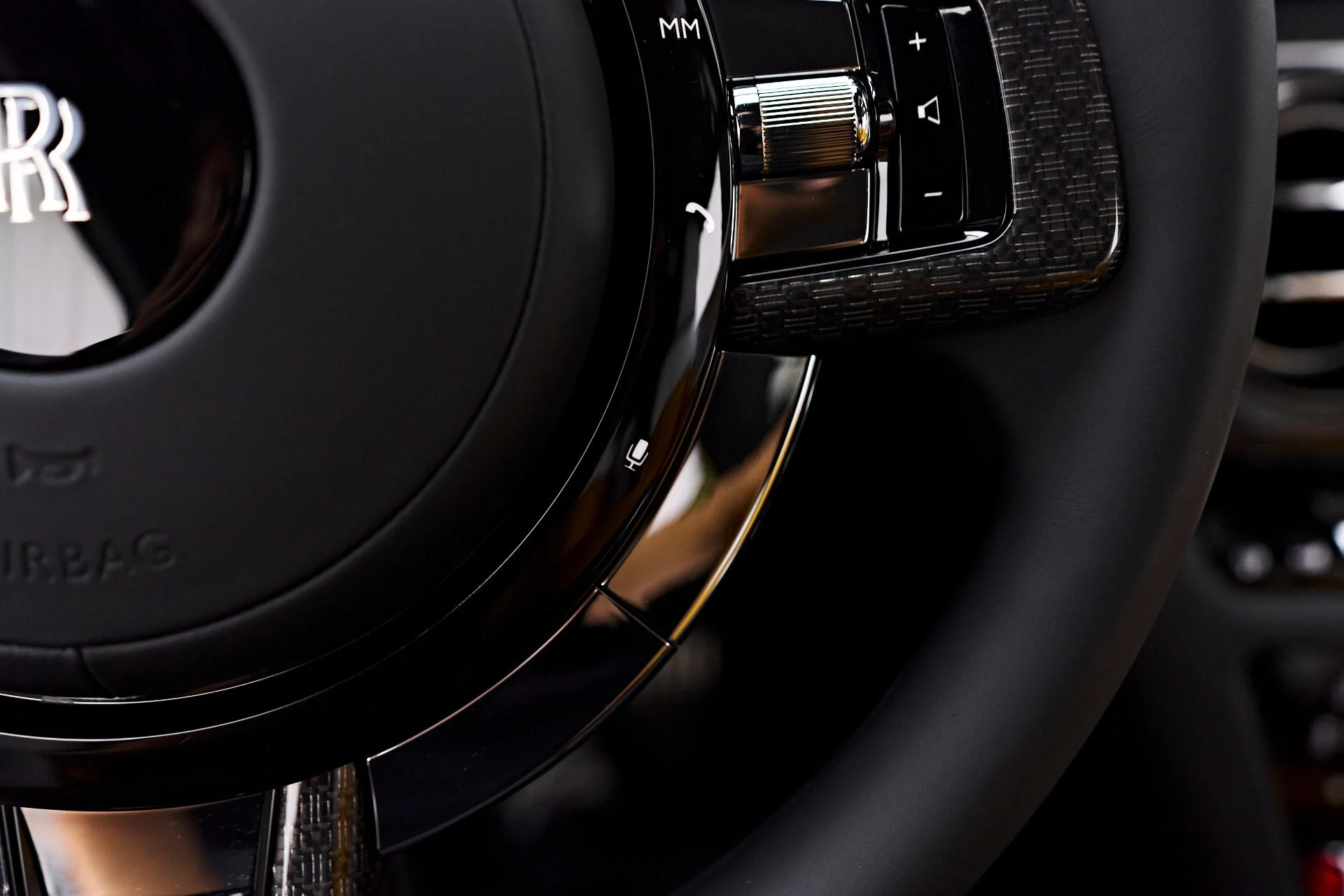 mph070_1073473923_Used_2025_Rolls_Royce_Spectre_Base_1753213338_e65a0d57d1