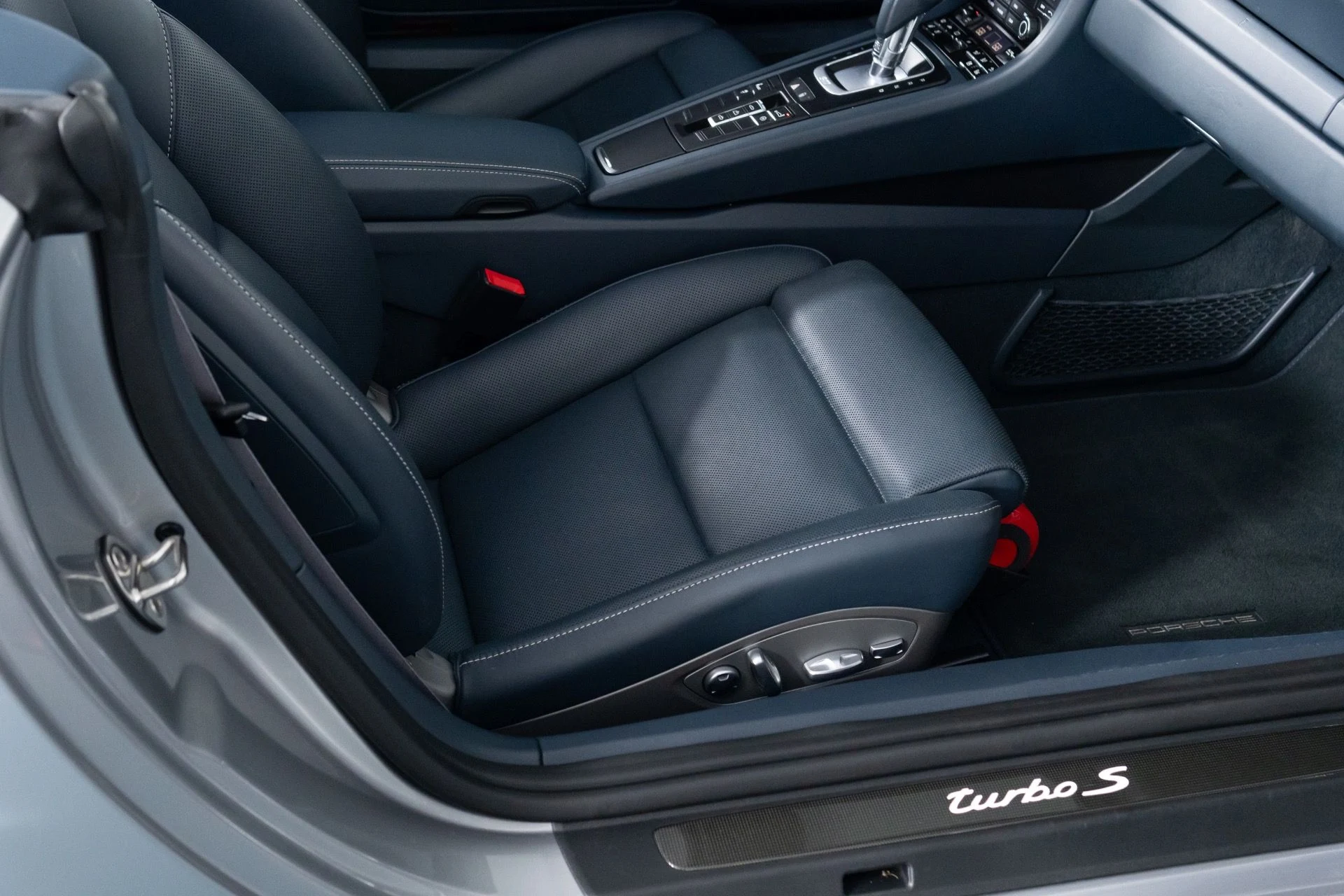 mph070_1099947895_Used_2019_Porsche_911_Turbo_S_1782003484_d99afc7b53