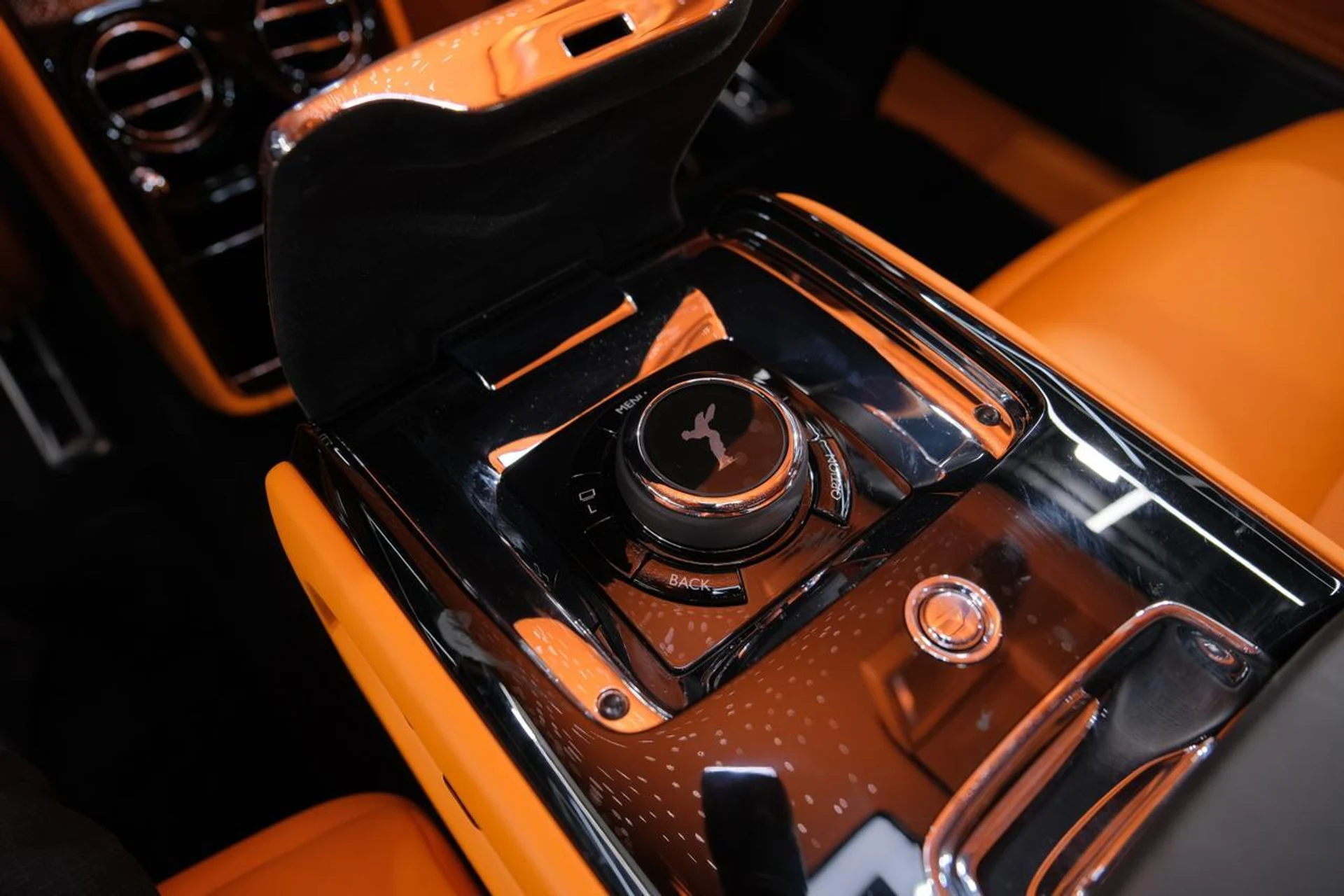 mph070_115407892_51c7bd356dde87c3cd9497eb90207e09_466a325334