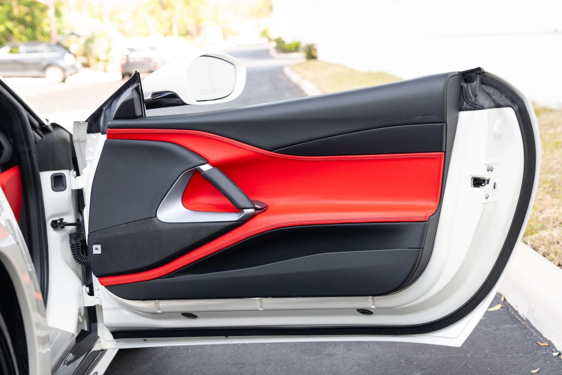 mph070_1175989363_Used_2021_Ferrari_812_GTS_1770760460_3ec0e1ba05