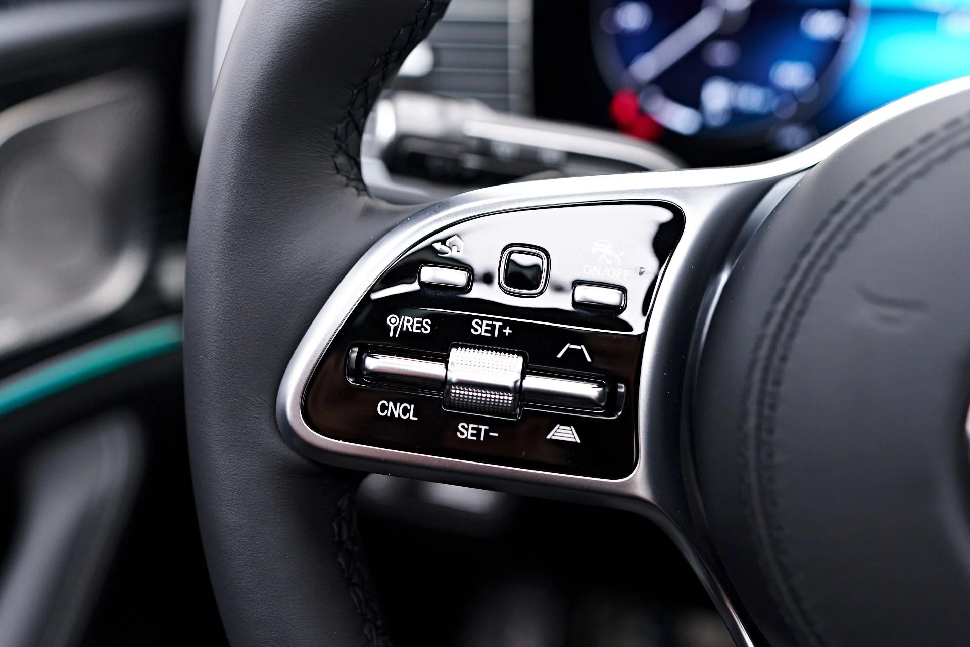 mph070_1233803353_Used_2023_Mercedes_Benz_GLS_Maybach_GLS_600_1762799282_0e246a187f