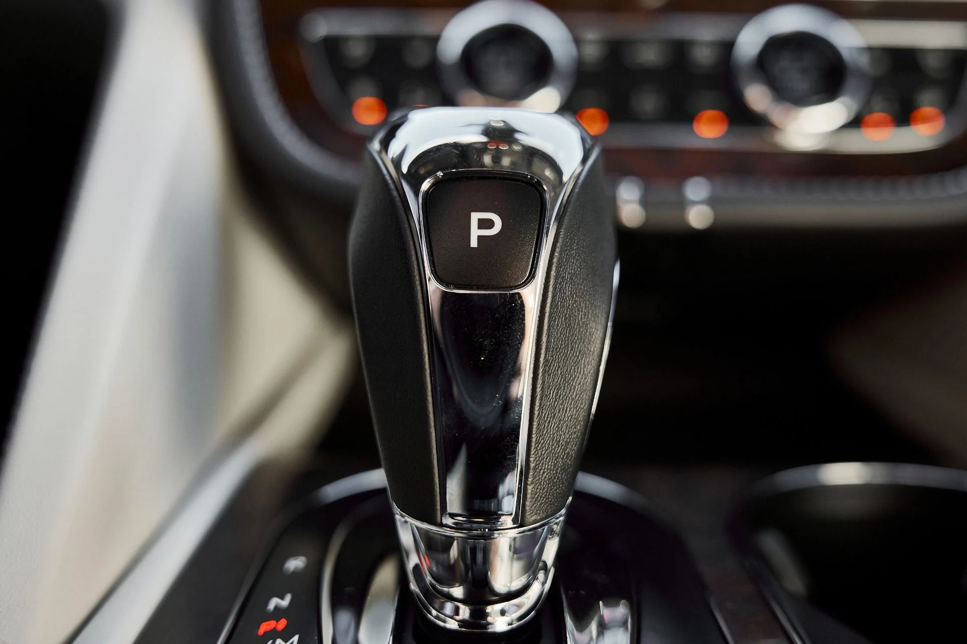 mph070_1276803499_Used_2023_Bentley_Bentayga_EWB_Azure_1773968913_3c292df19c