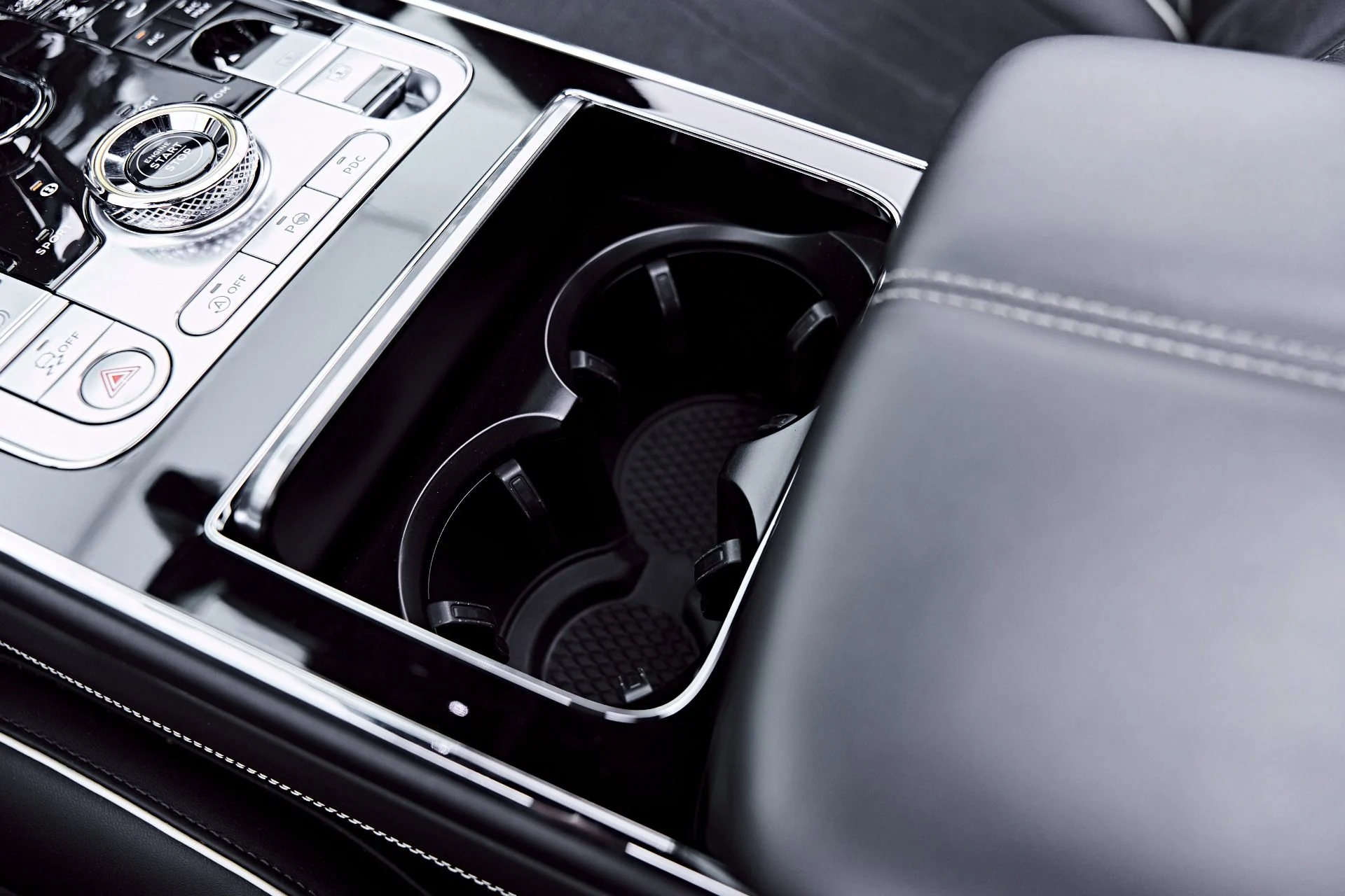 mph070_1285972158_Used_2023_Bentley_Flying_Spur_S_1784247339_2f26ffe160